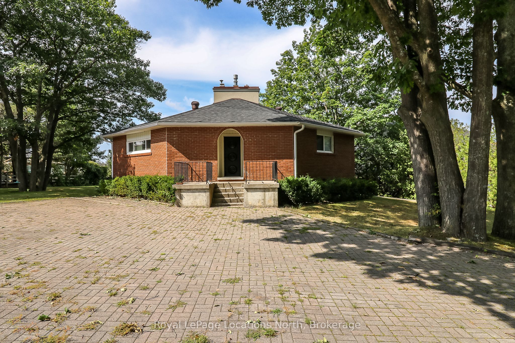 10 Sunset Court Property Photo 45