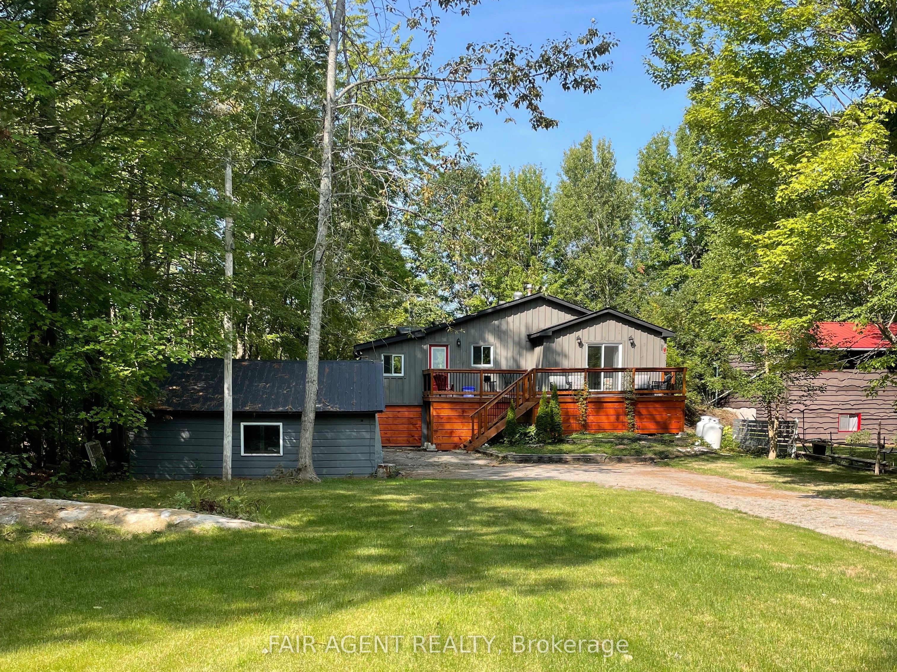 7672 DONER Drive Property Photo 1