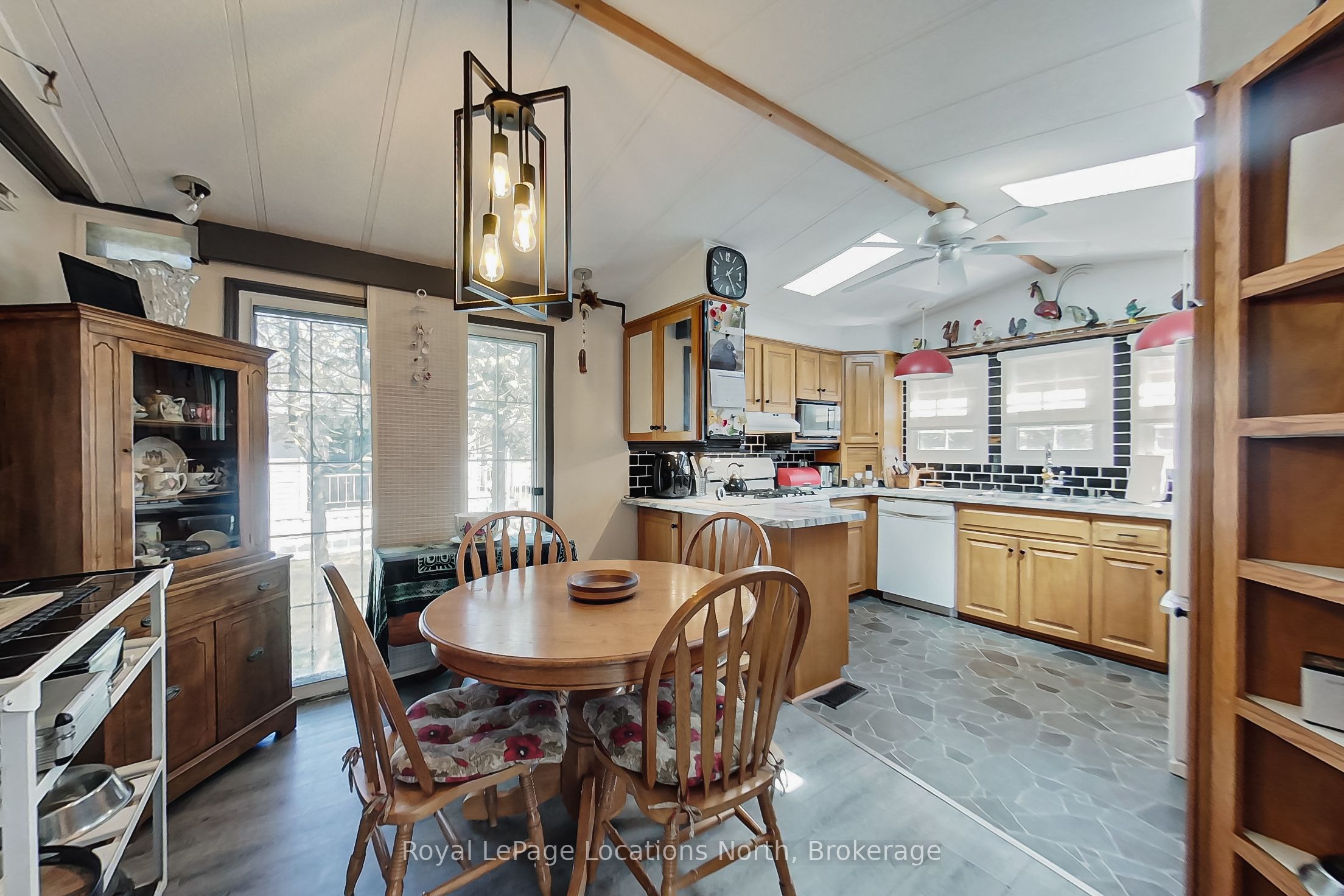 18 Prince Charles Avenue Property Photo 19