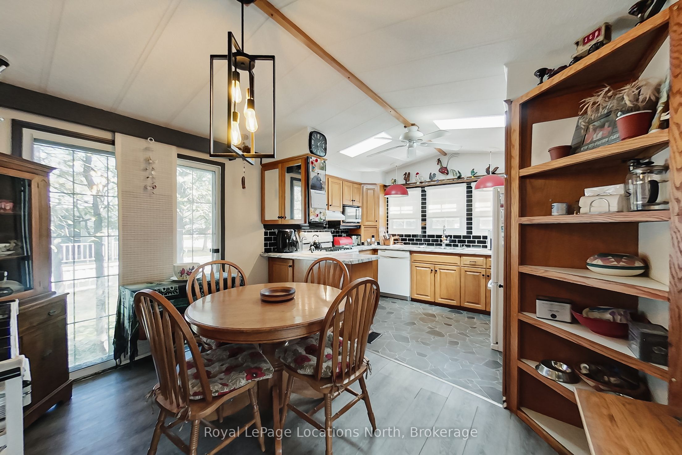 18 Prince Charles Avenue Property Photo 24
