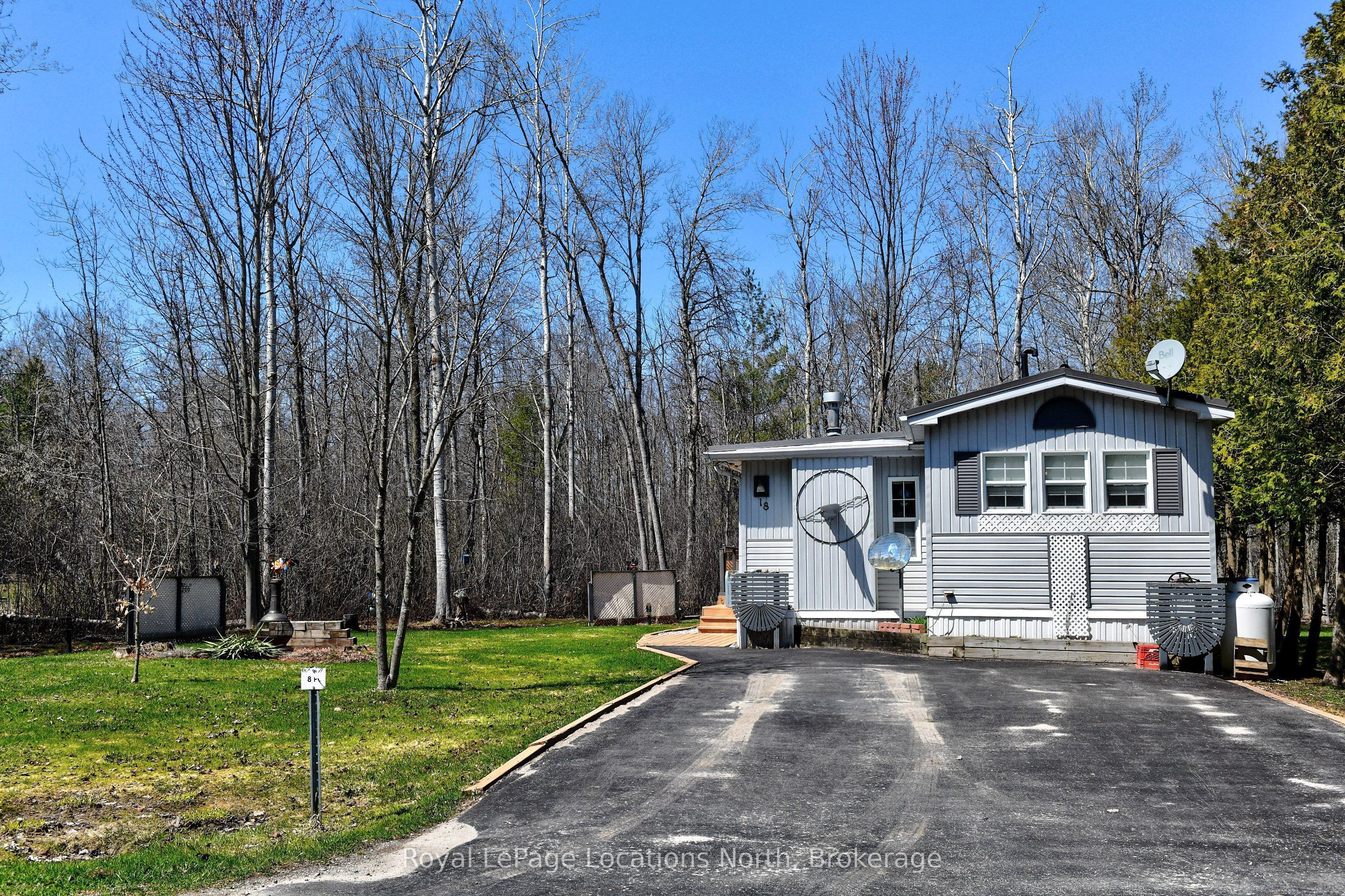 18 Prince Charles Avenue Property Photo 37
