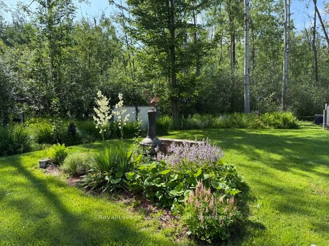 18 Prince Charles Avenue Property Photo 45