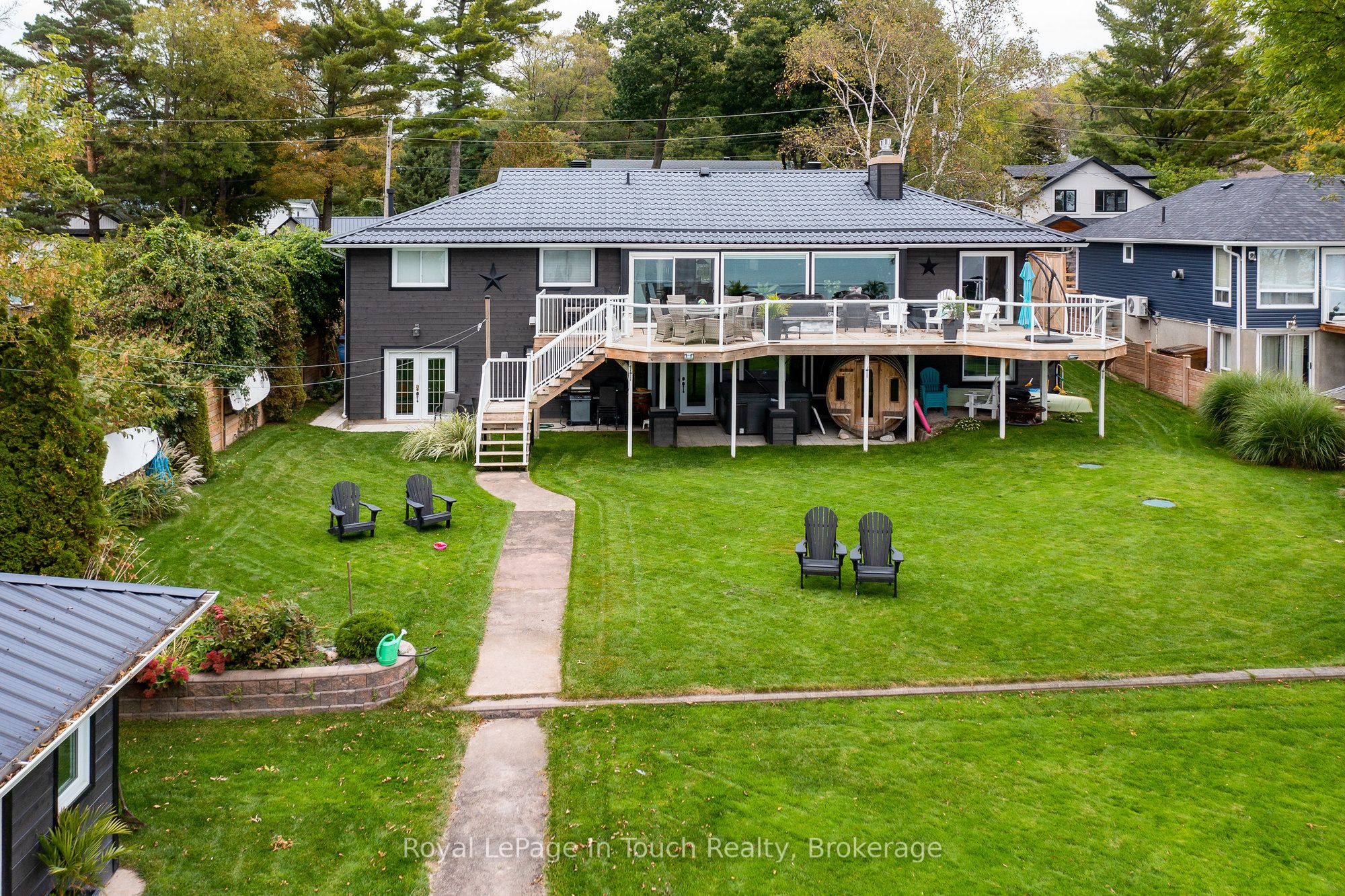 8 TINY BEACHES Road S Property Photo 1