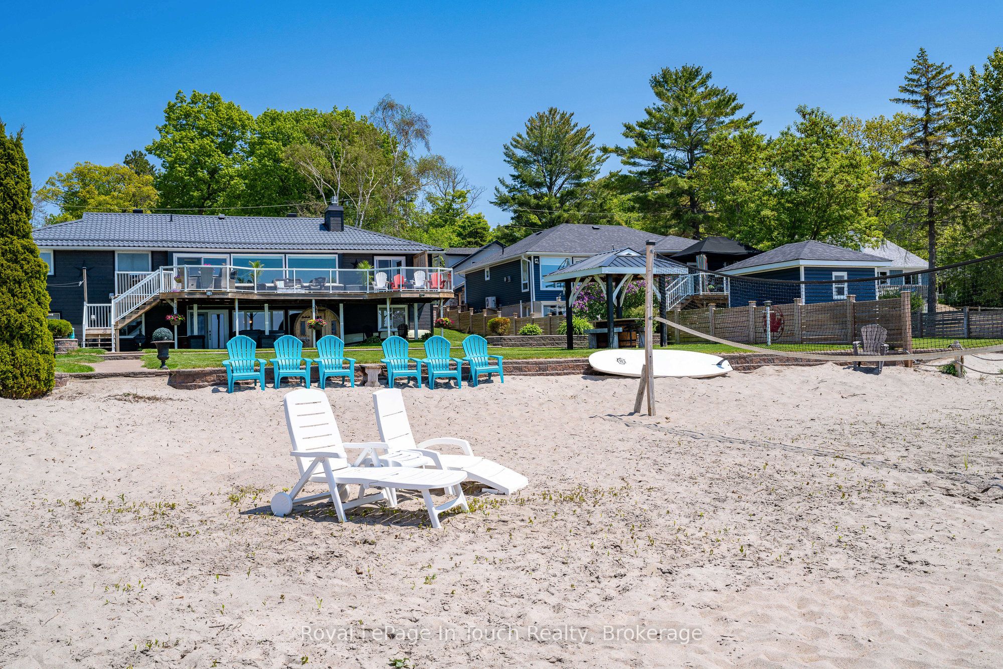 8 Tiny Beaches Road S Property Photo 4