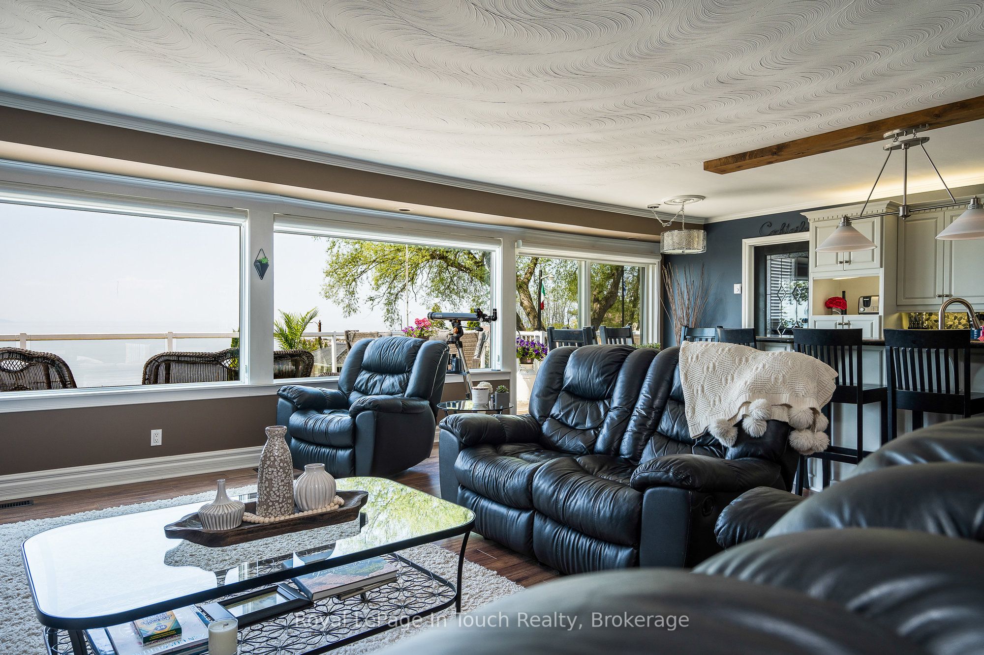 8 Tiny Beaches Road S Property Photo 10