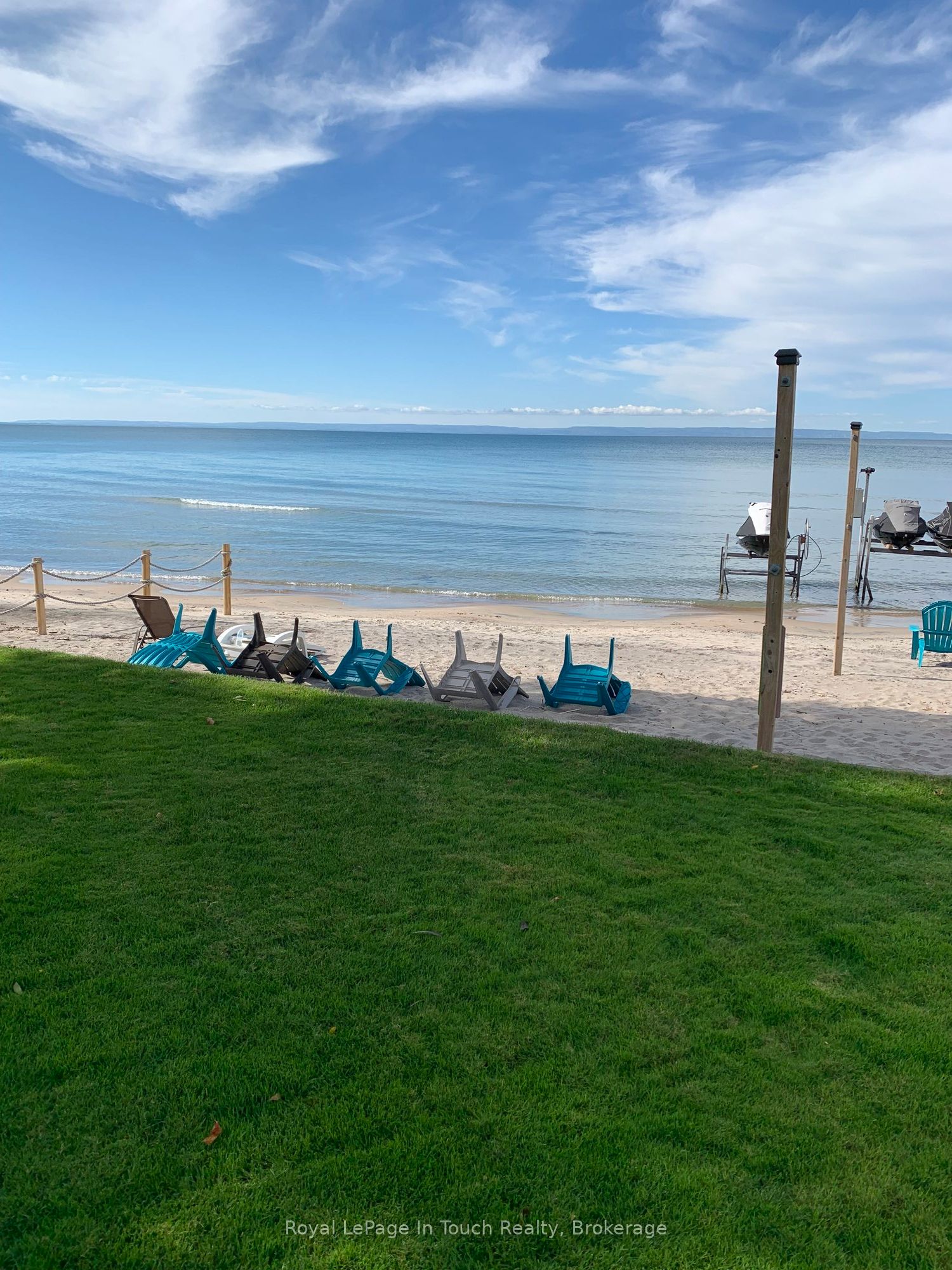 8 Tiny Beaches Road S Property Photo 44