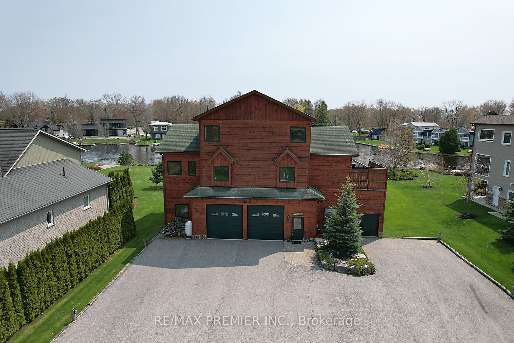 31 Paradise Boulevard Property Photo 4