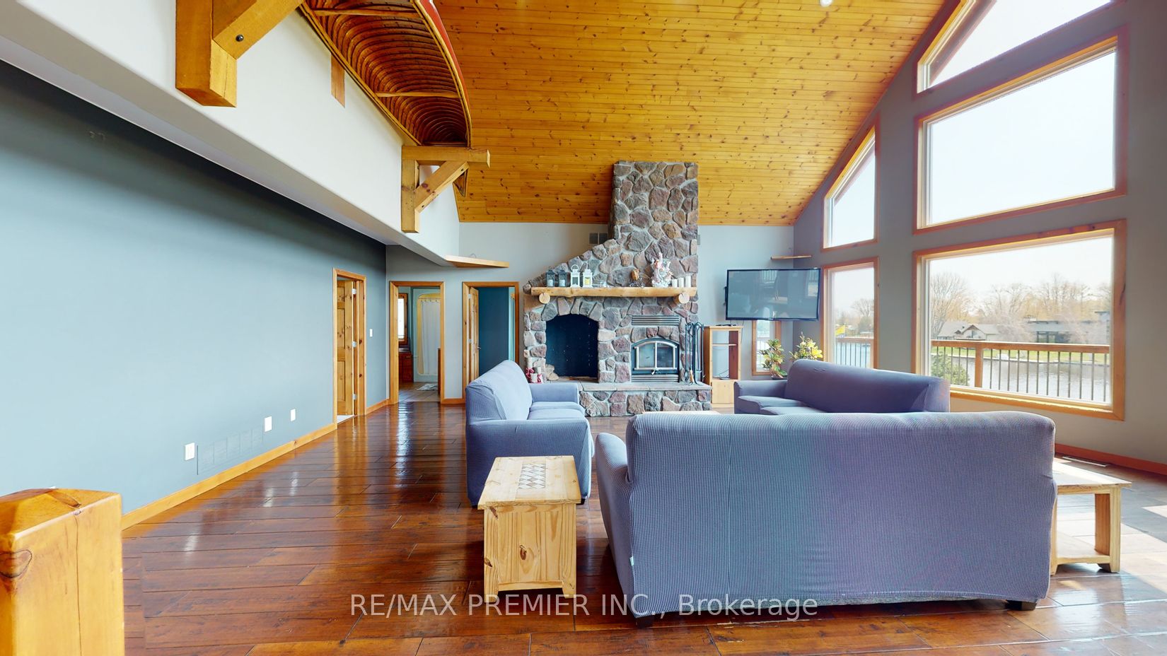 31 Paradise Boulevard Property Photo 8