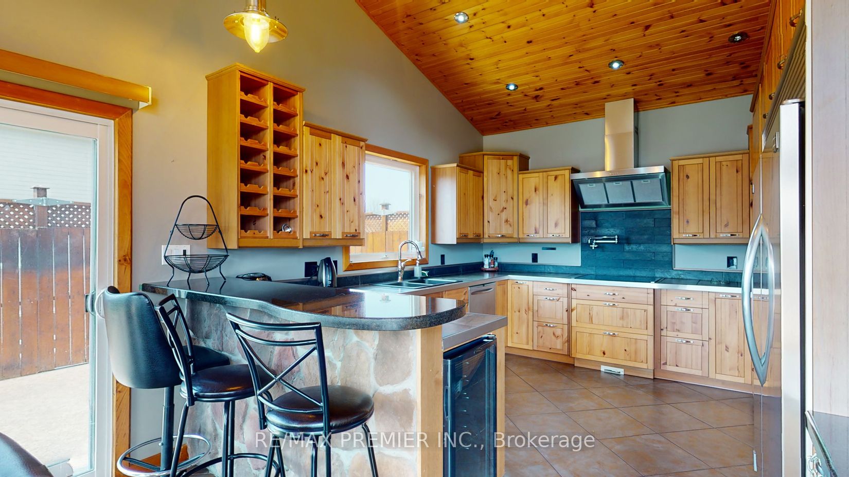 31 Paradise Boulevard Property Photo 10