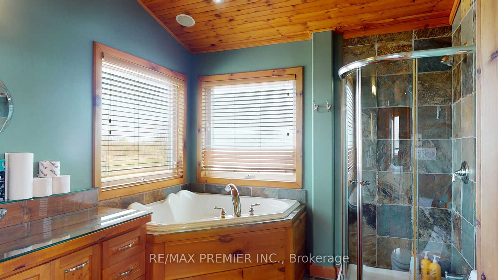 31 Paradise Boulevard Property Photo 14