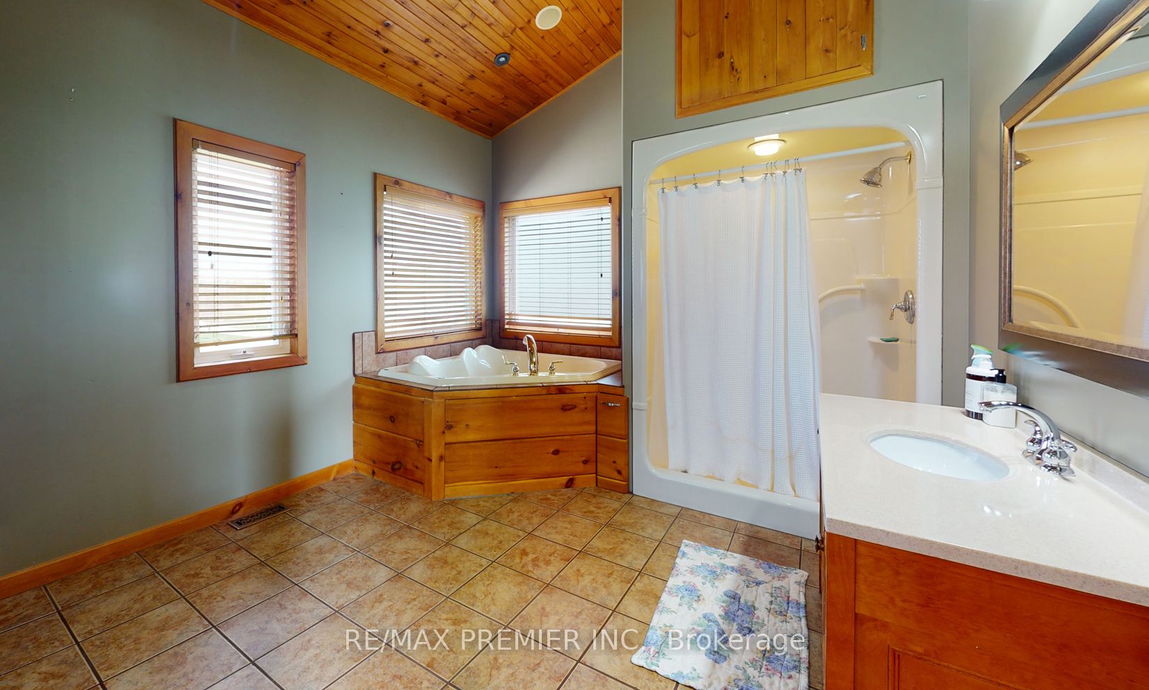 31 Paradise Boulevard Property Photo 15