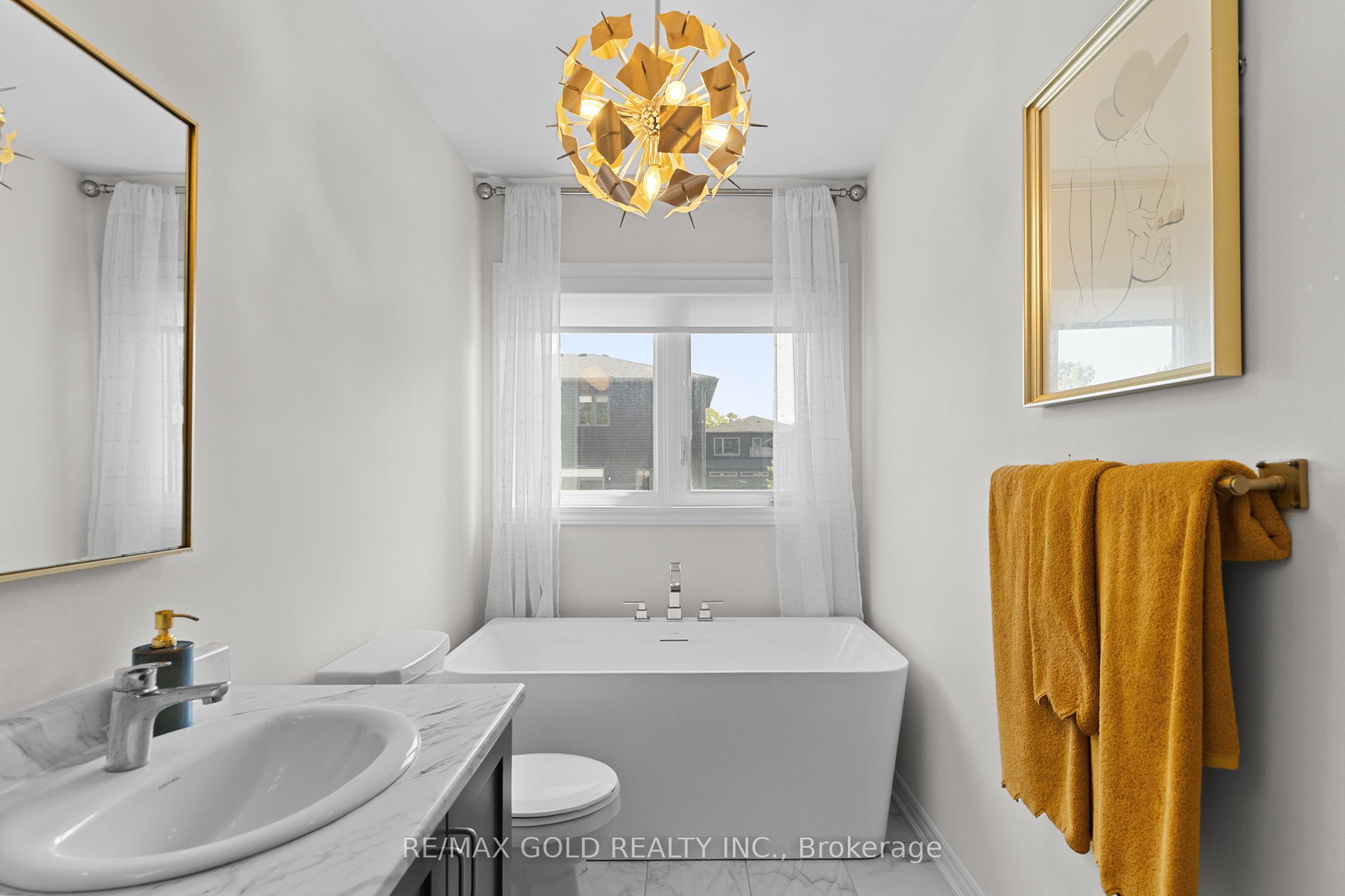 54 Eberhardt Drive Property Photo 25