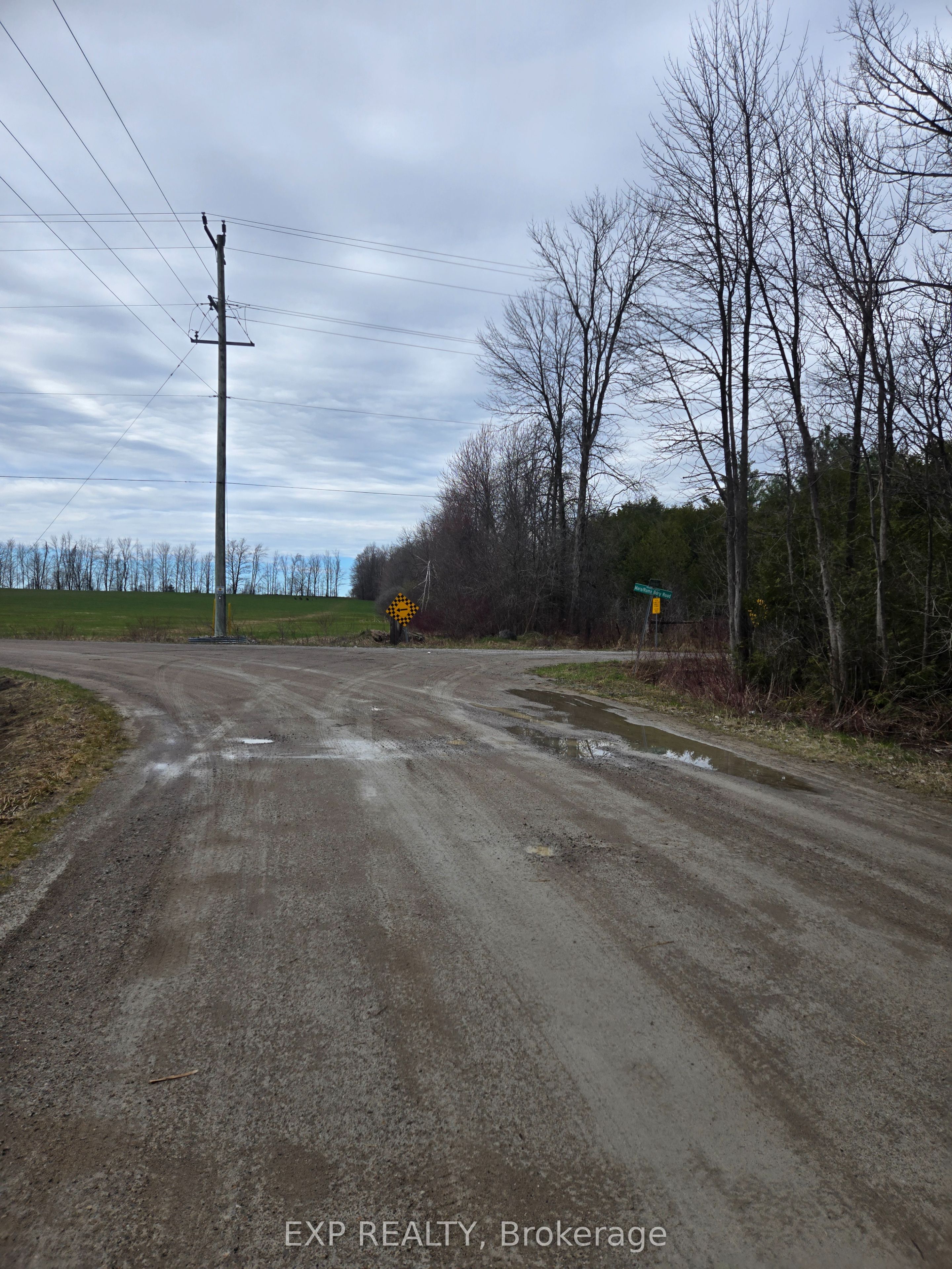 5496 Fairvalley Road Property Photo 2