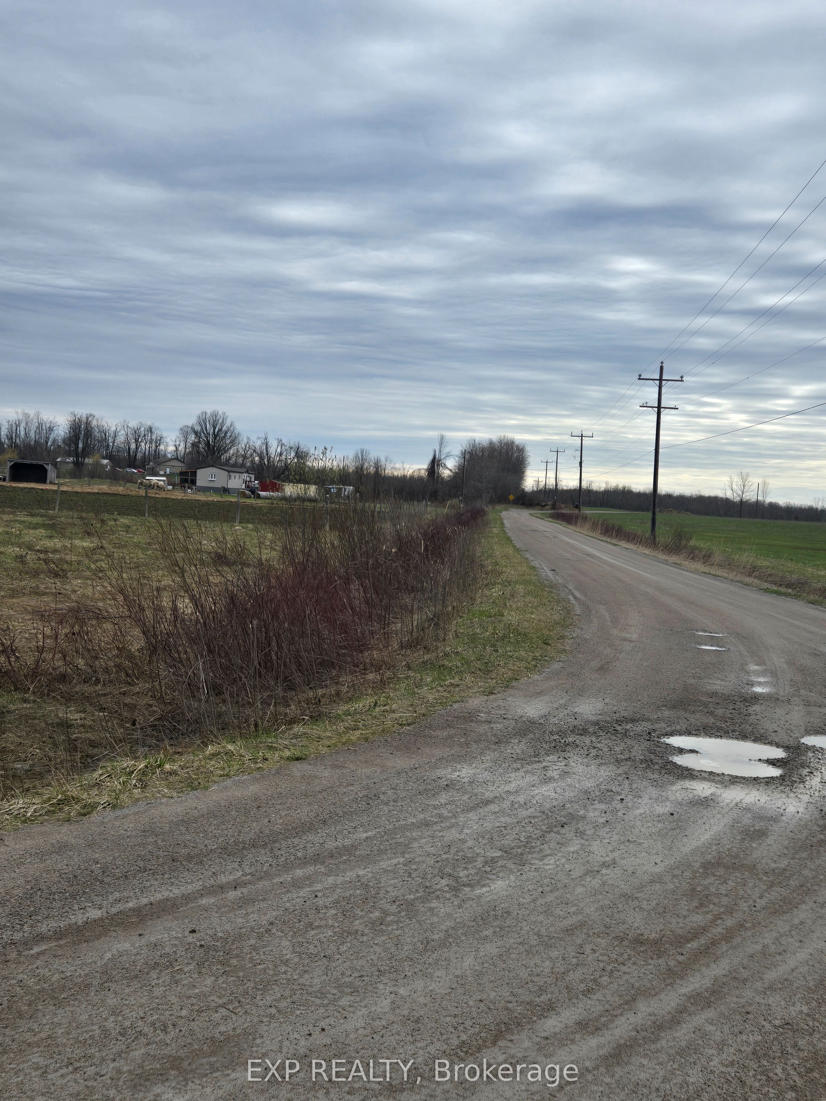 5496 Fairvalley Road Property Photo 3