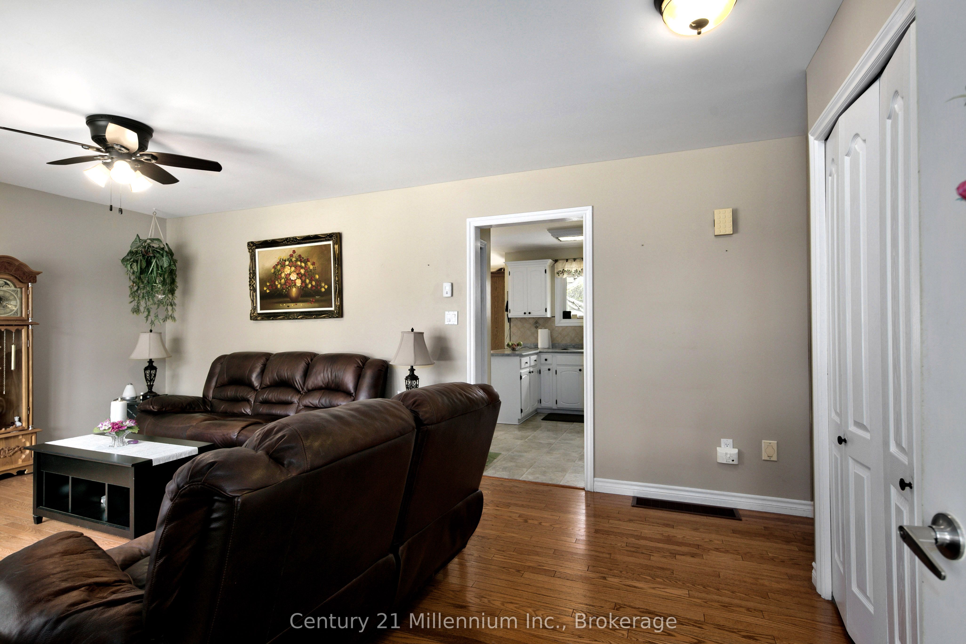 67 East Street E Property Photo 5