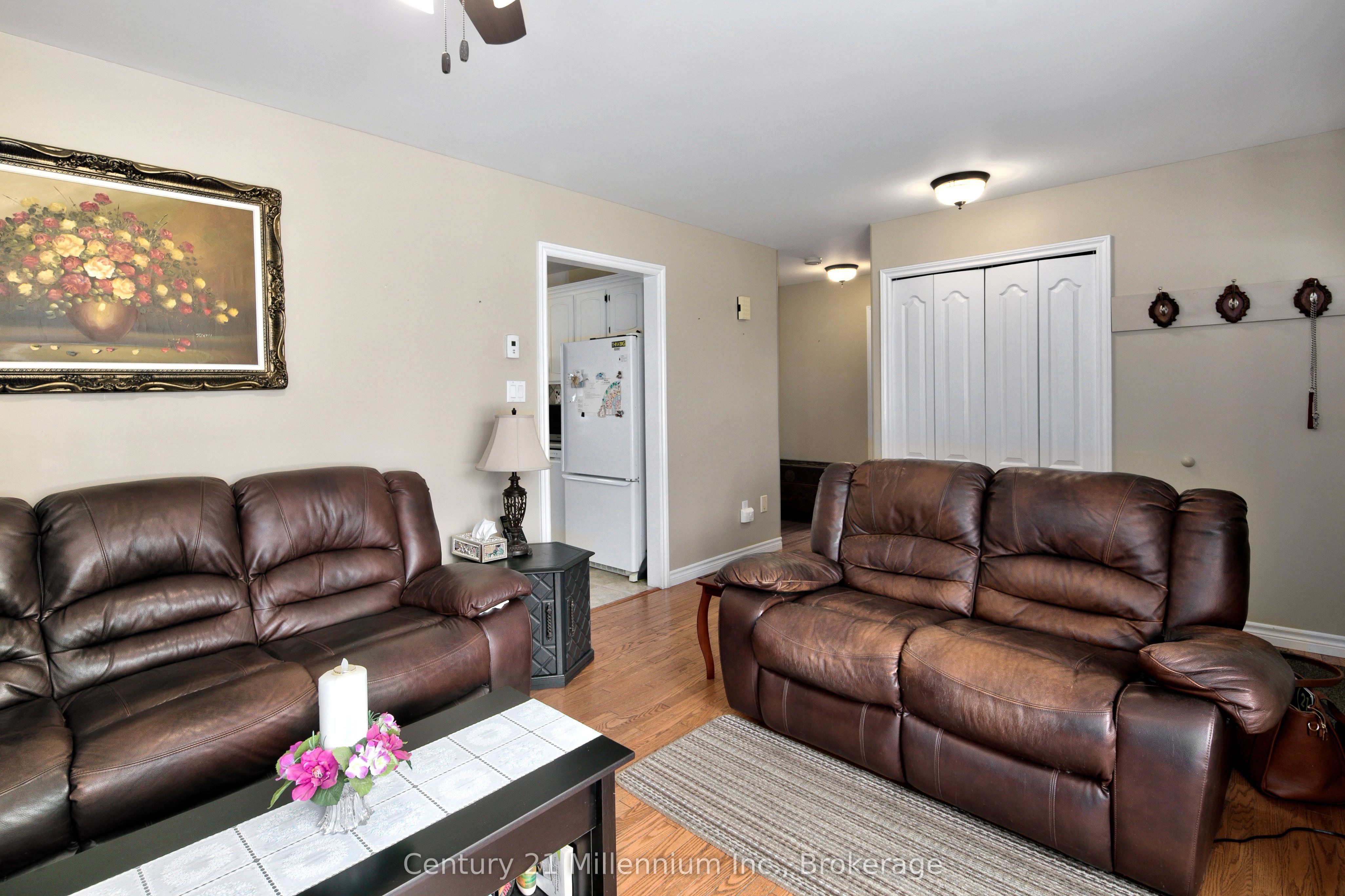 67 East Street E Property Photo 8