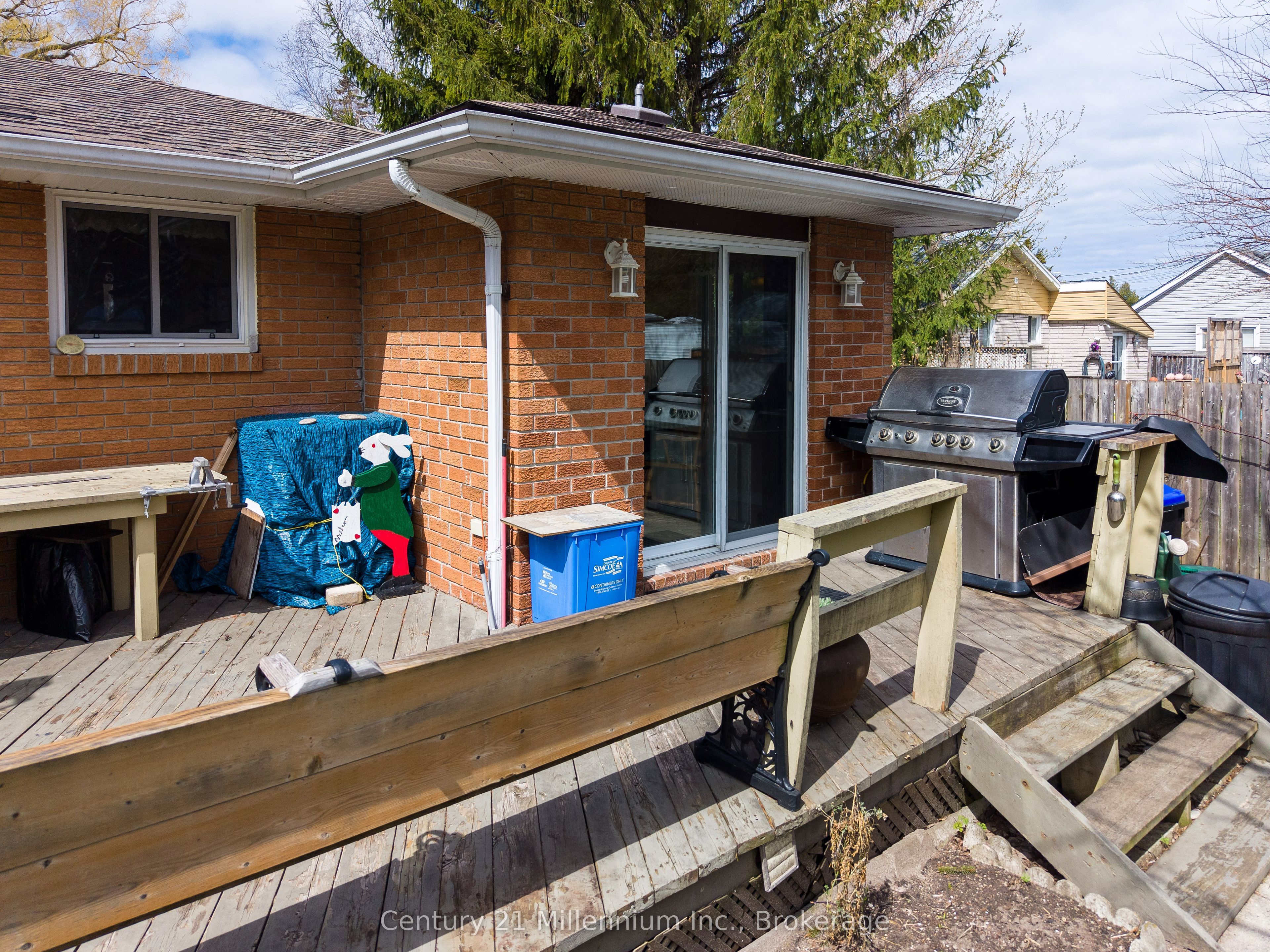 67 East Street E Property Photo 13