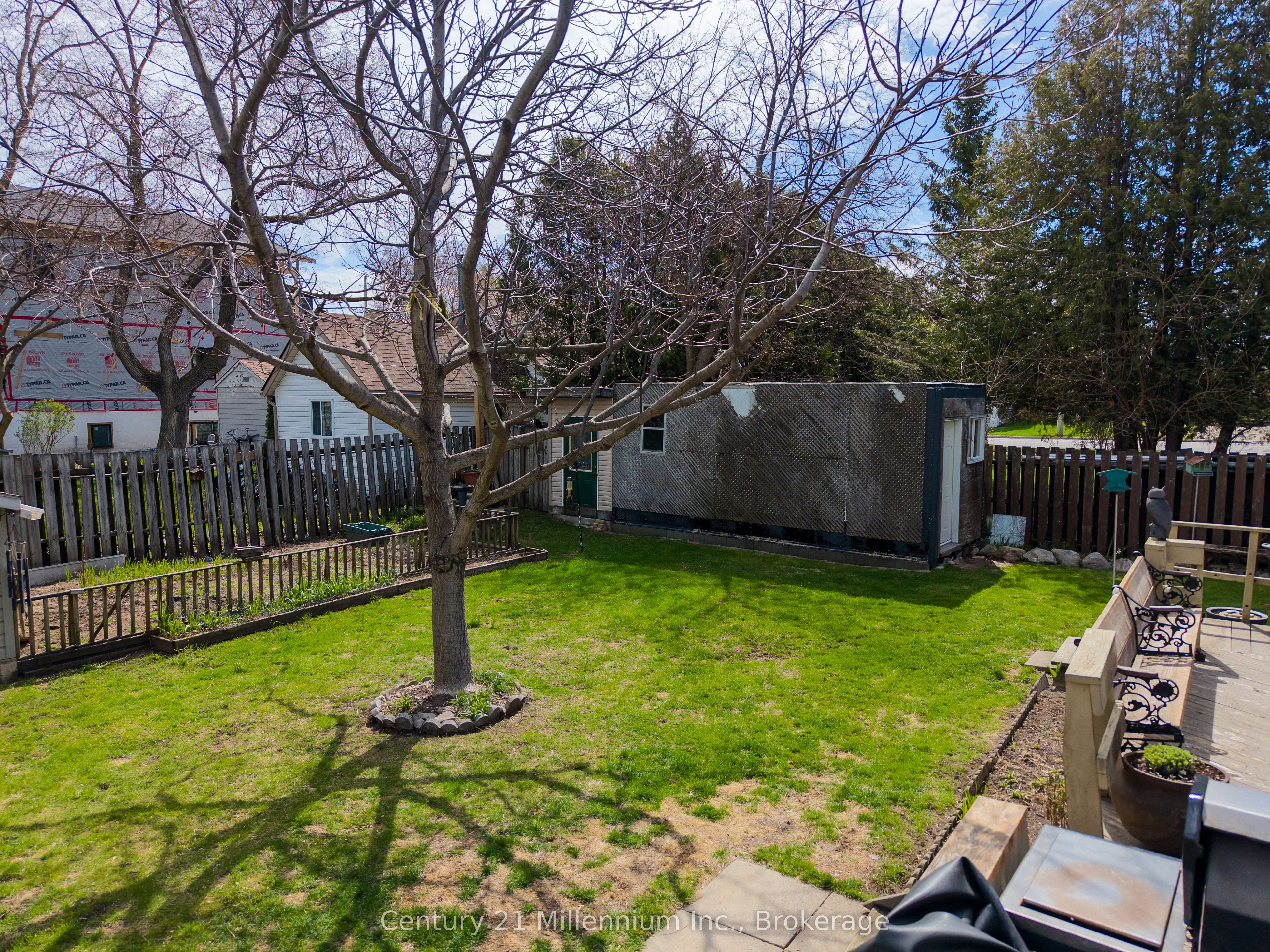 67 East Street E Property Photo 15