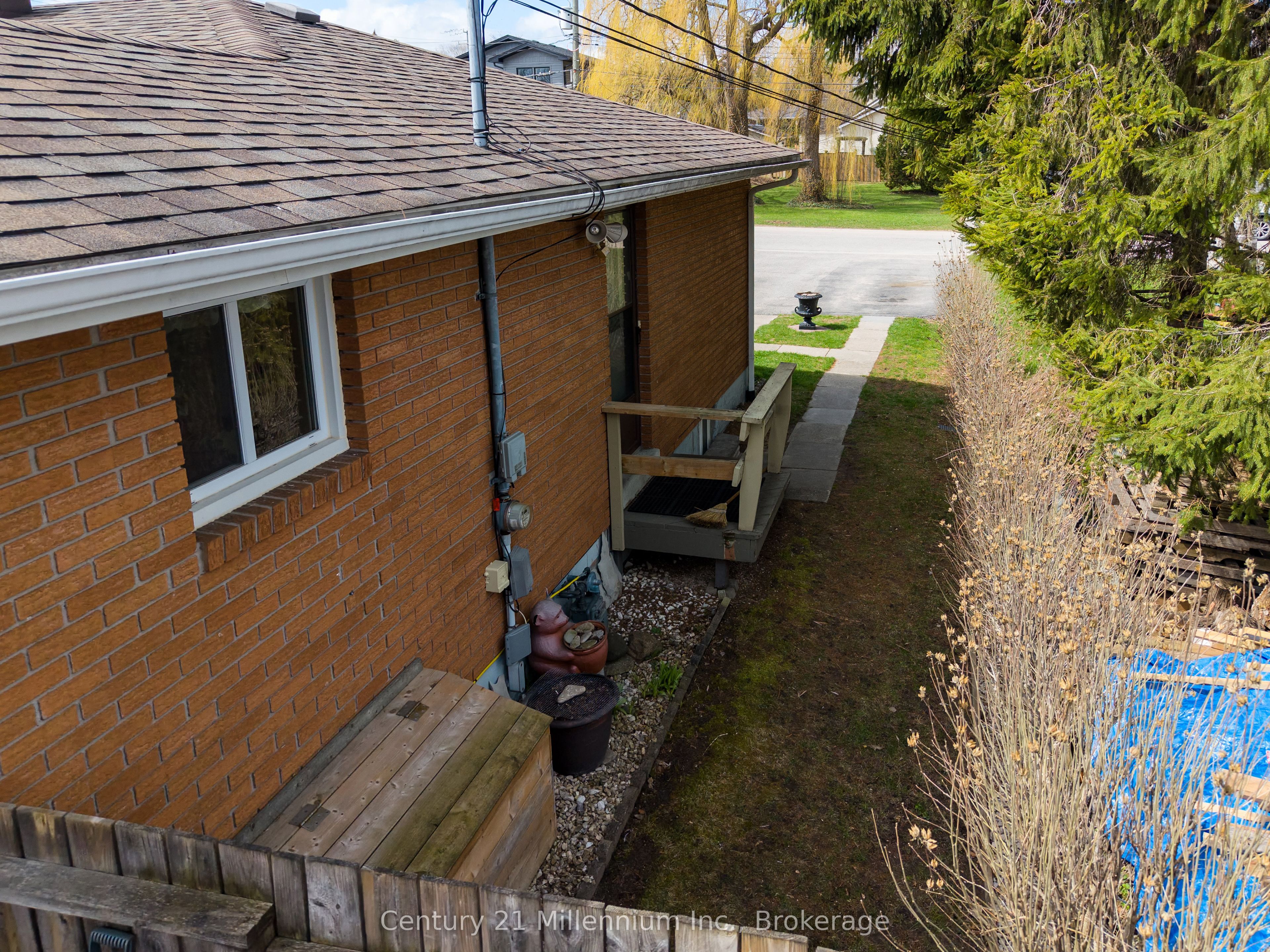 67 East Street E Property Photo 21
