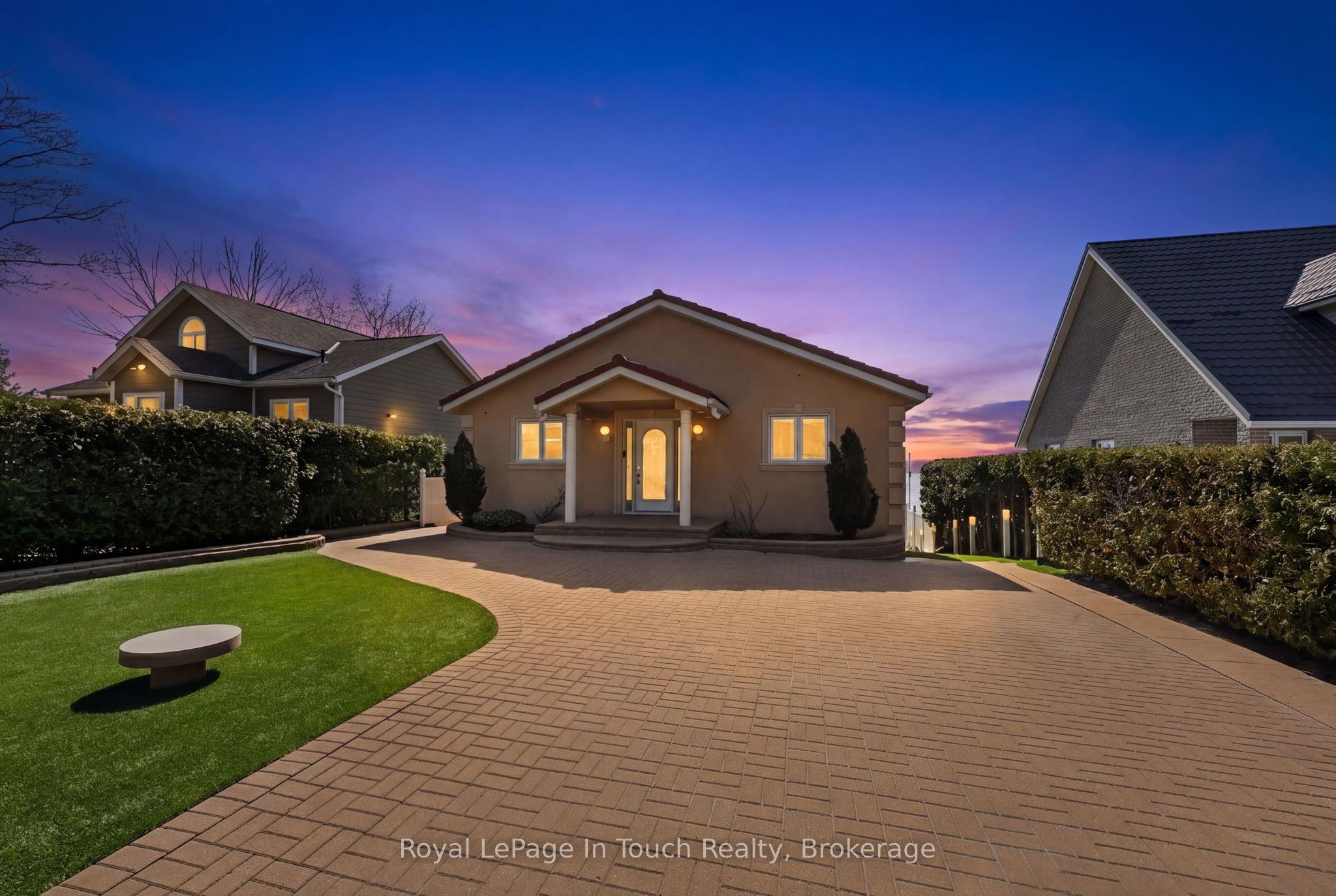 32 Tiny Beaches Road S Property Photo 5