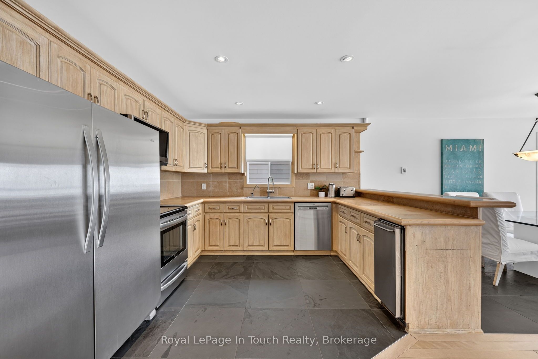 32 Tiny Beaches Road S Property Photo 7