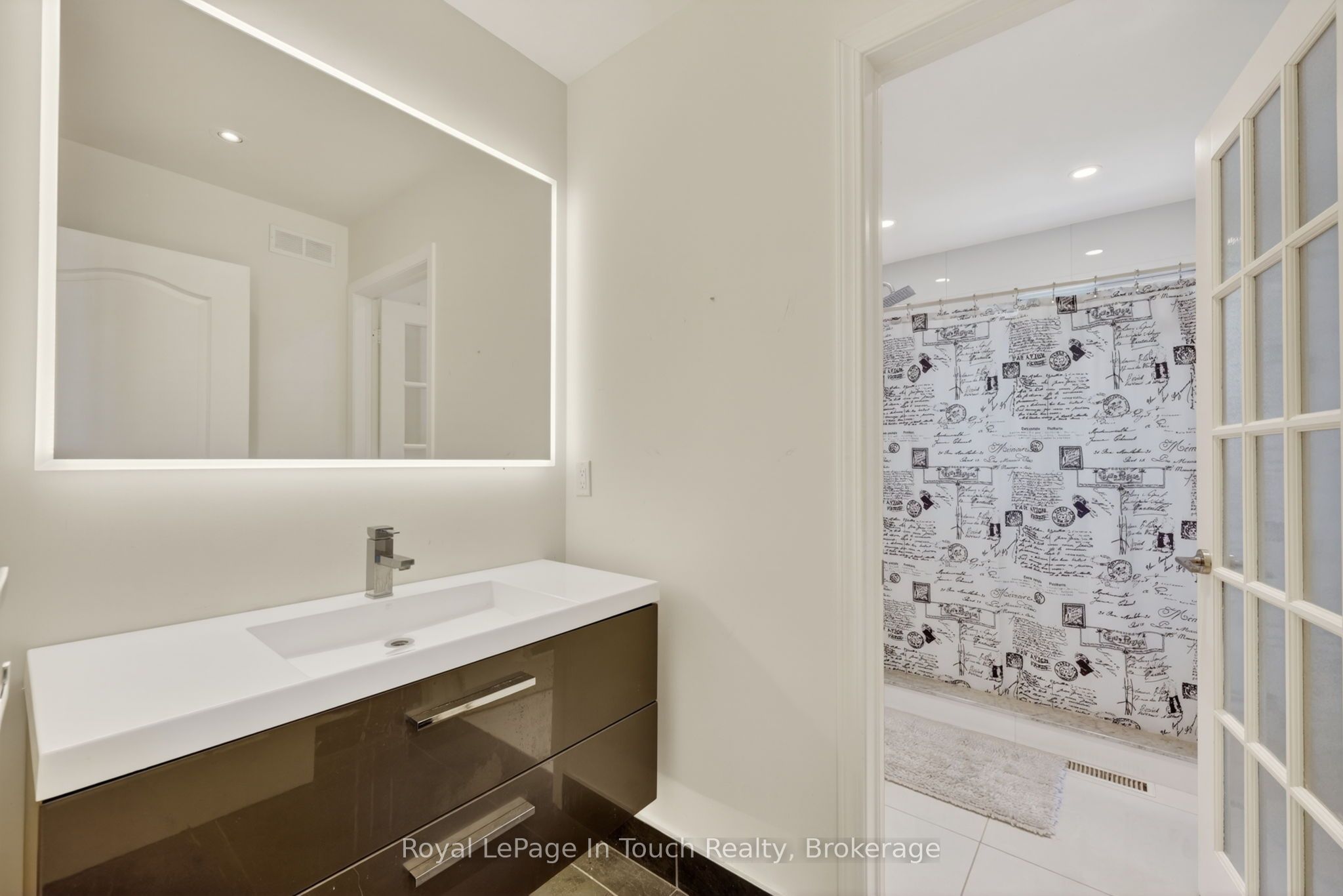 32 Tiny Beaches Road S Property Photo 14