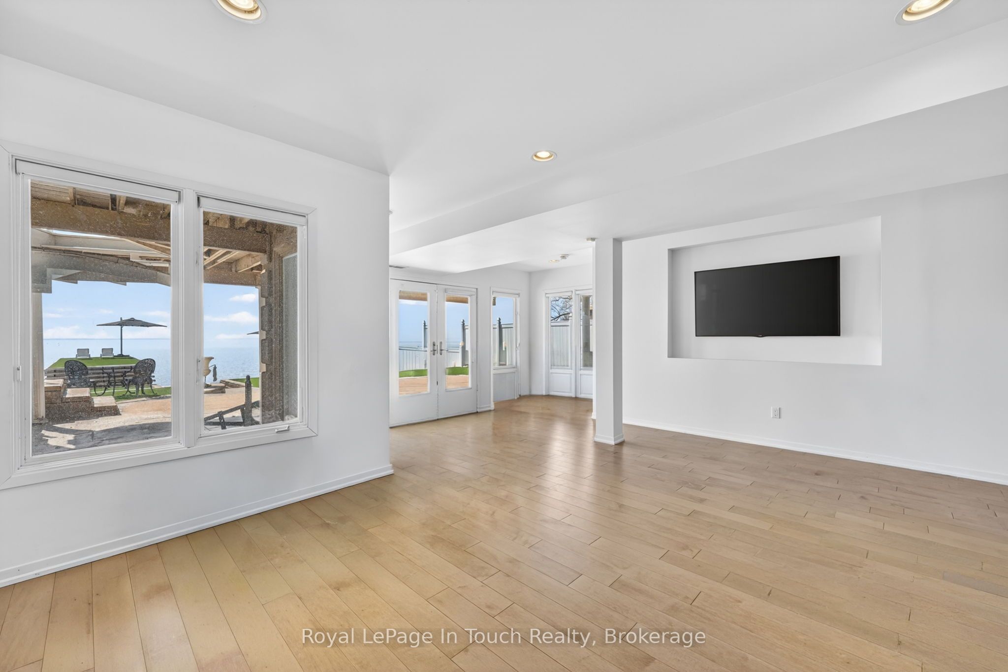 32 Tiny Beaches Road S Property Photo 19