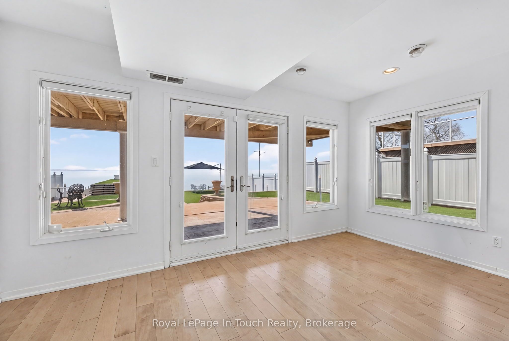 32 Tiny Beaches Road S Property Photo 20