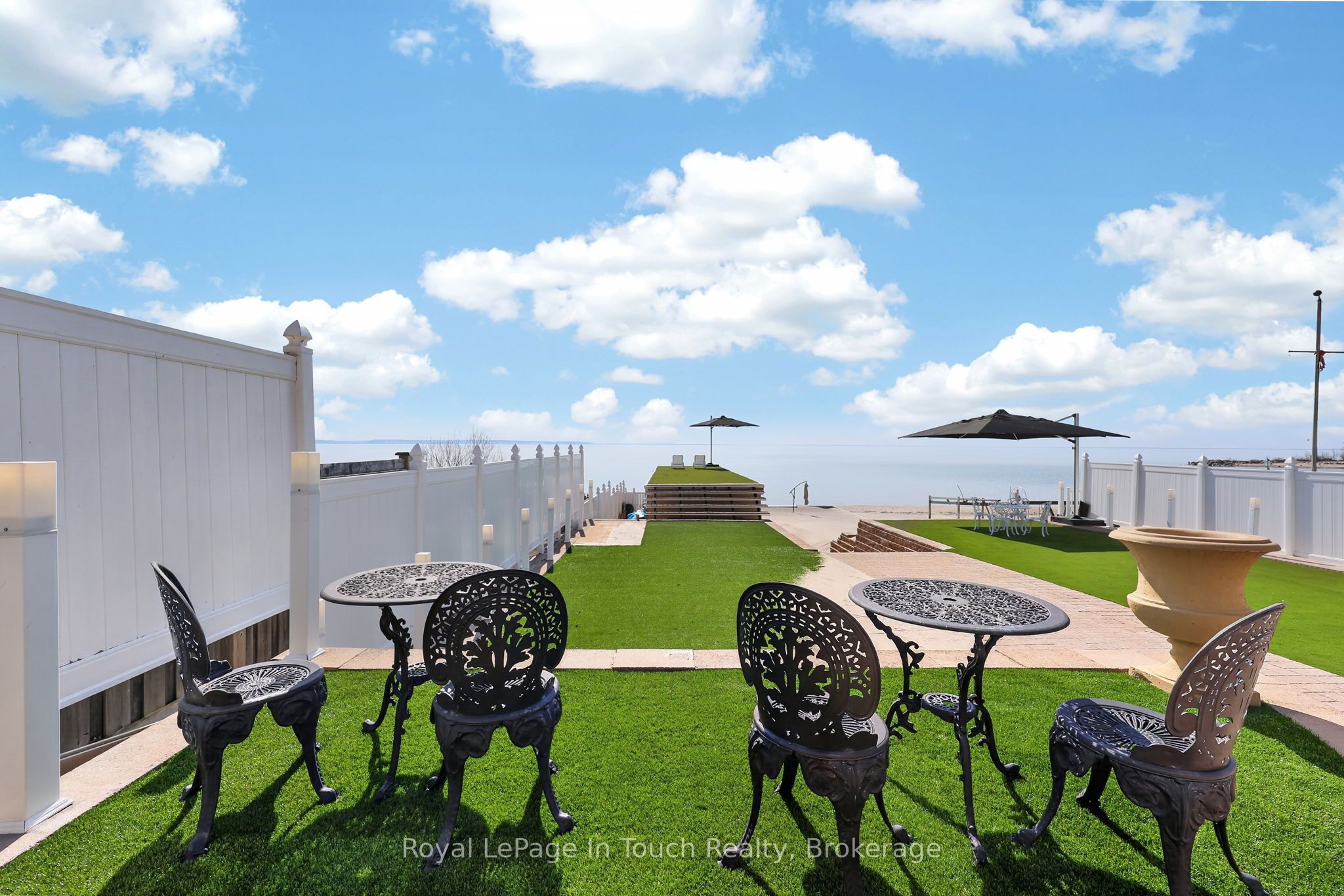 32 Tiny Beaches Road S Property Photo 28