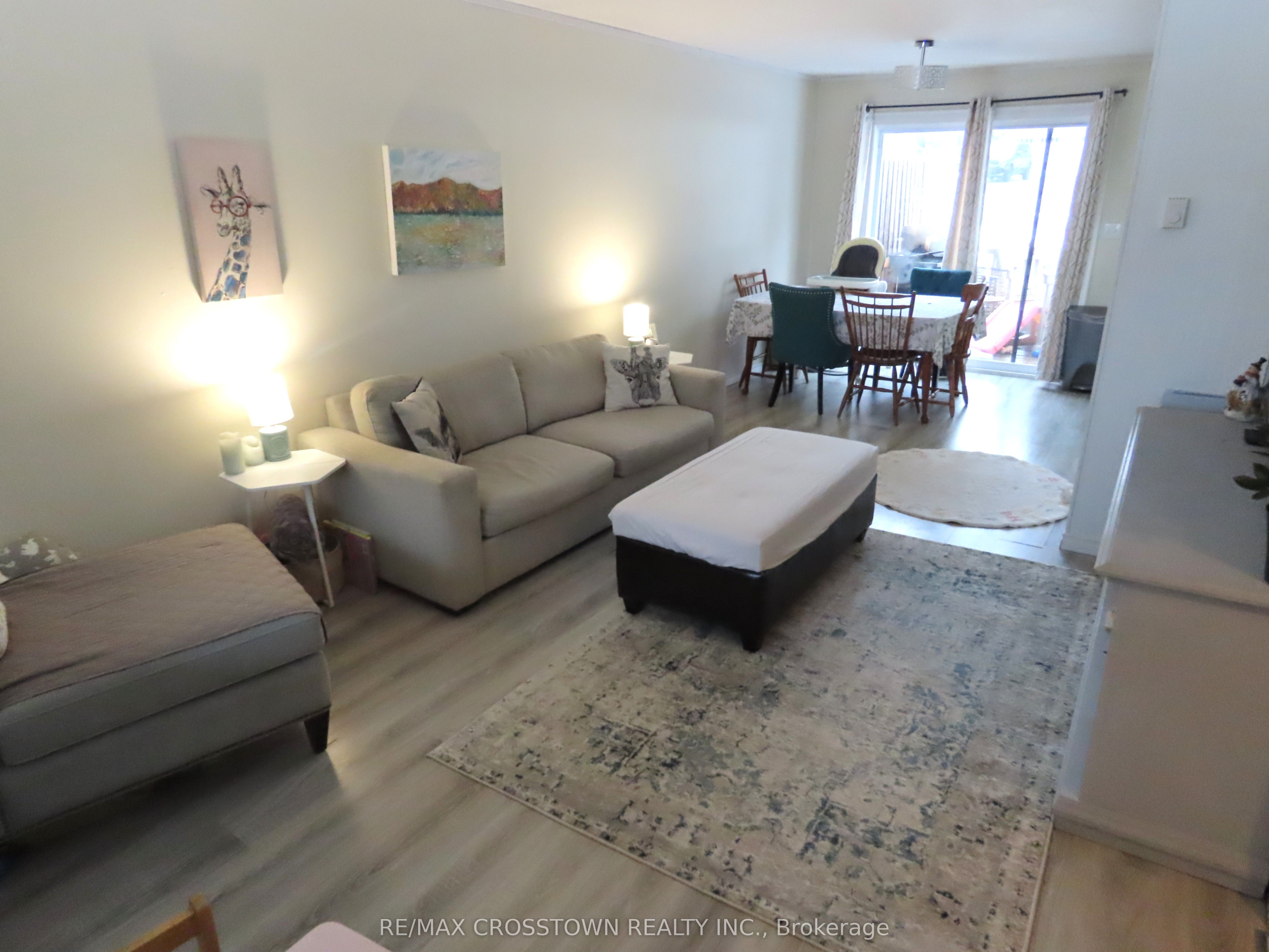 4716 Penetanguishene Road Property Photo 6