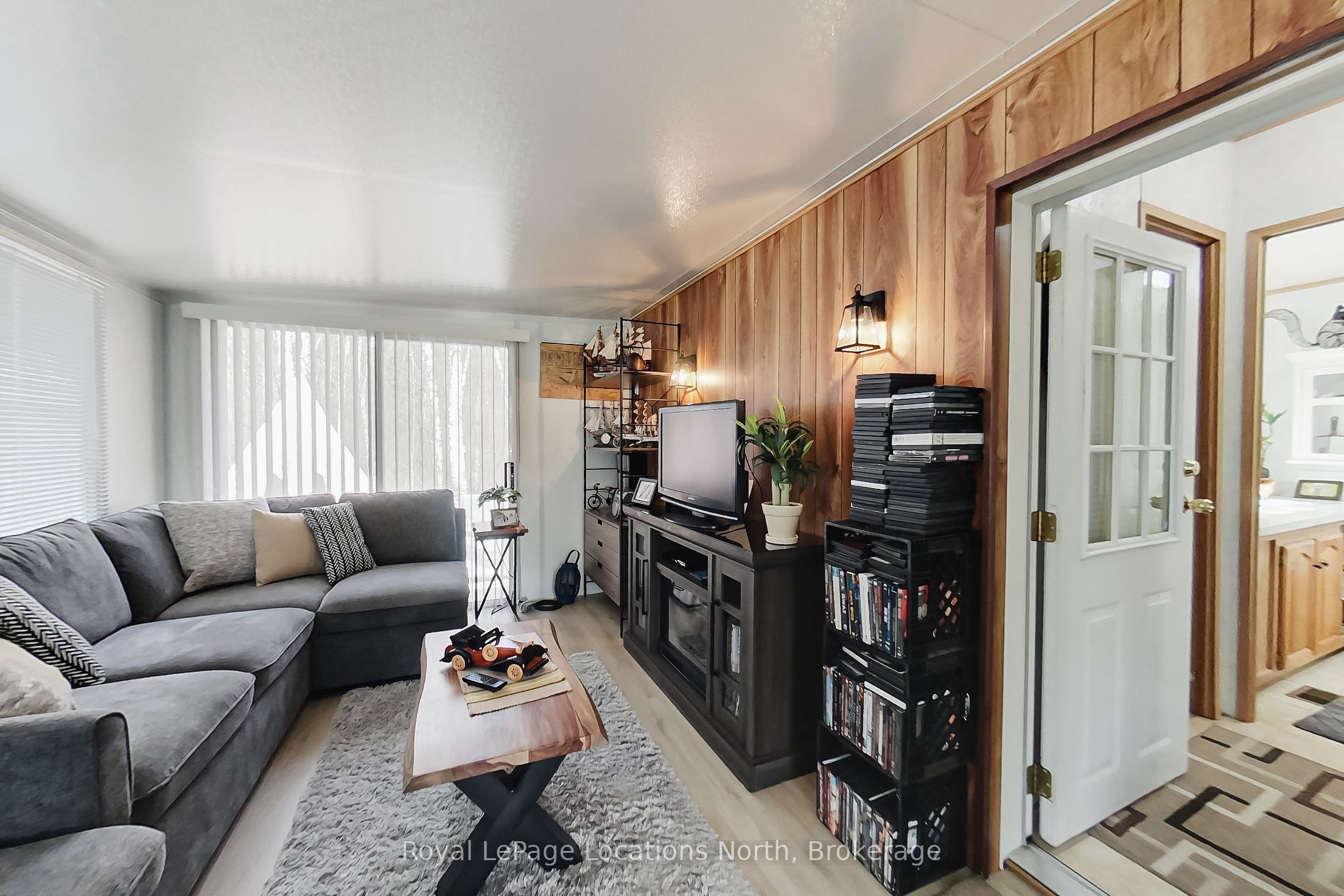 2 Wasaga Pines Lane E Property Photo 6