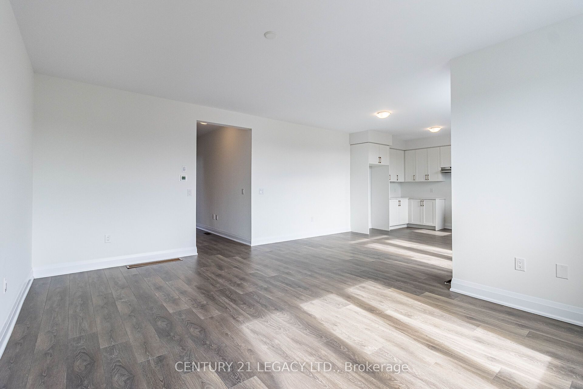 30 Union Boulevard Property Photo 15