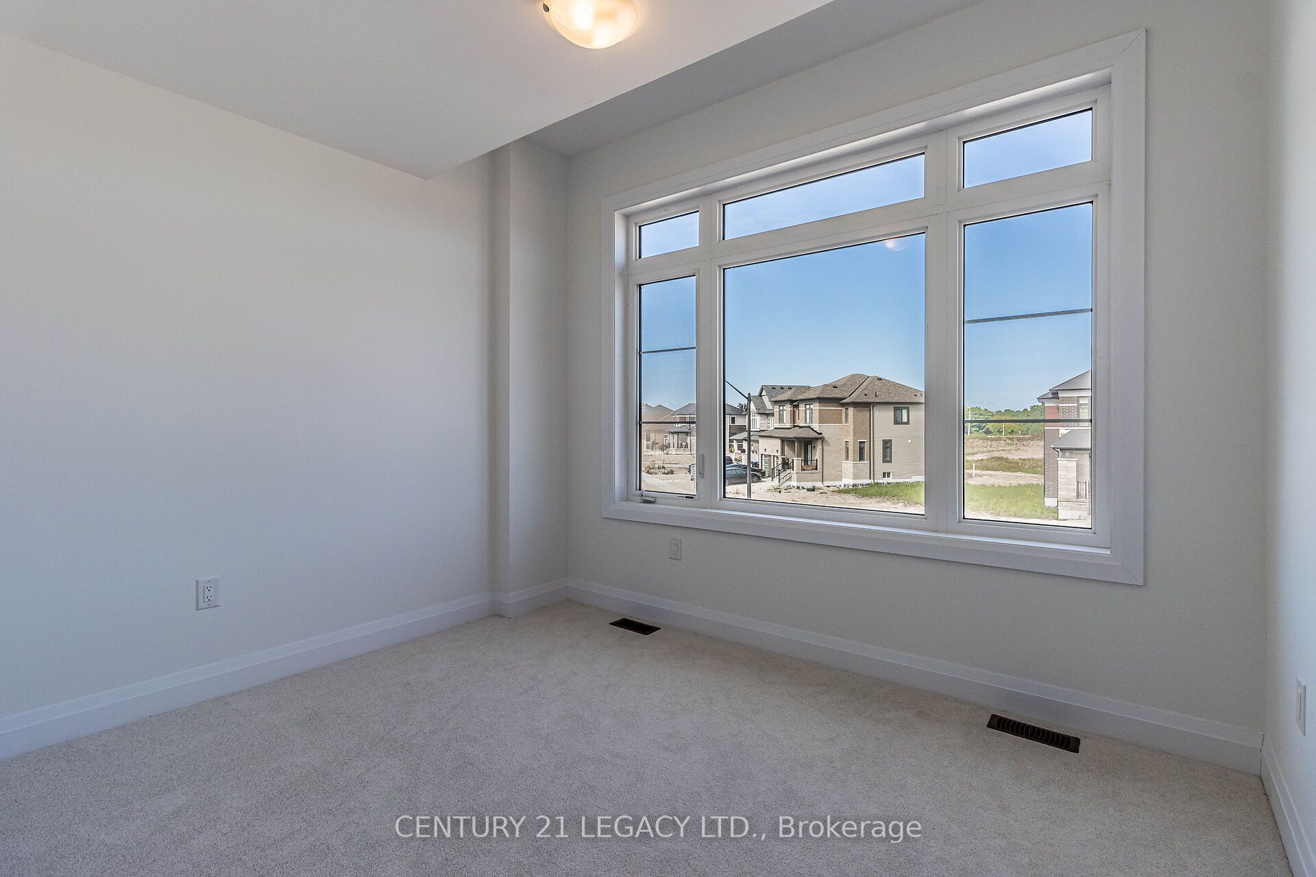 30 Union Boulevard Property Photo 19