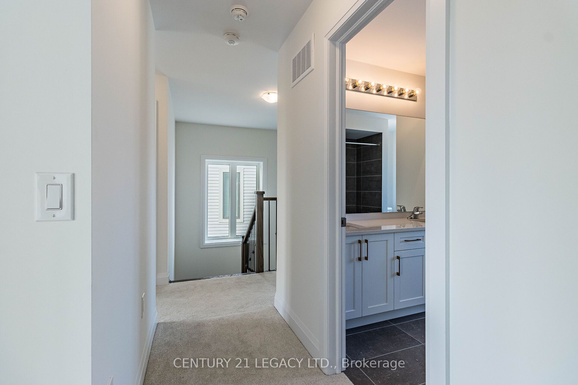 30 Union Boulevard Property Photo 21