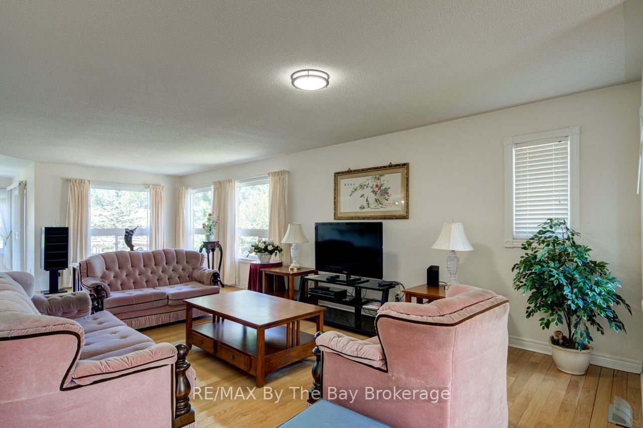420 Ramblewood Drive Property Photo 8