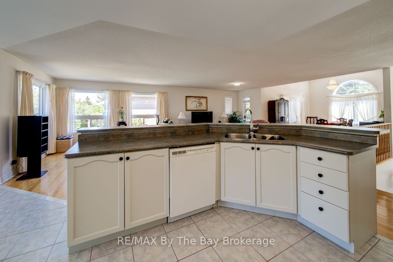 420 Ramblewood Drive Property Photo 12