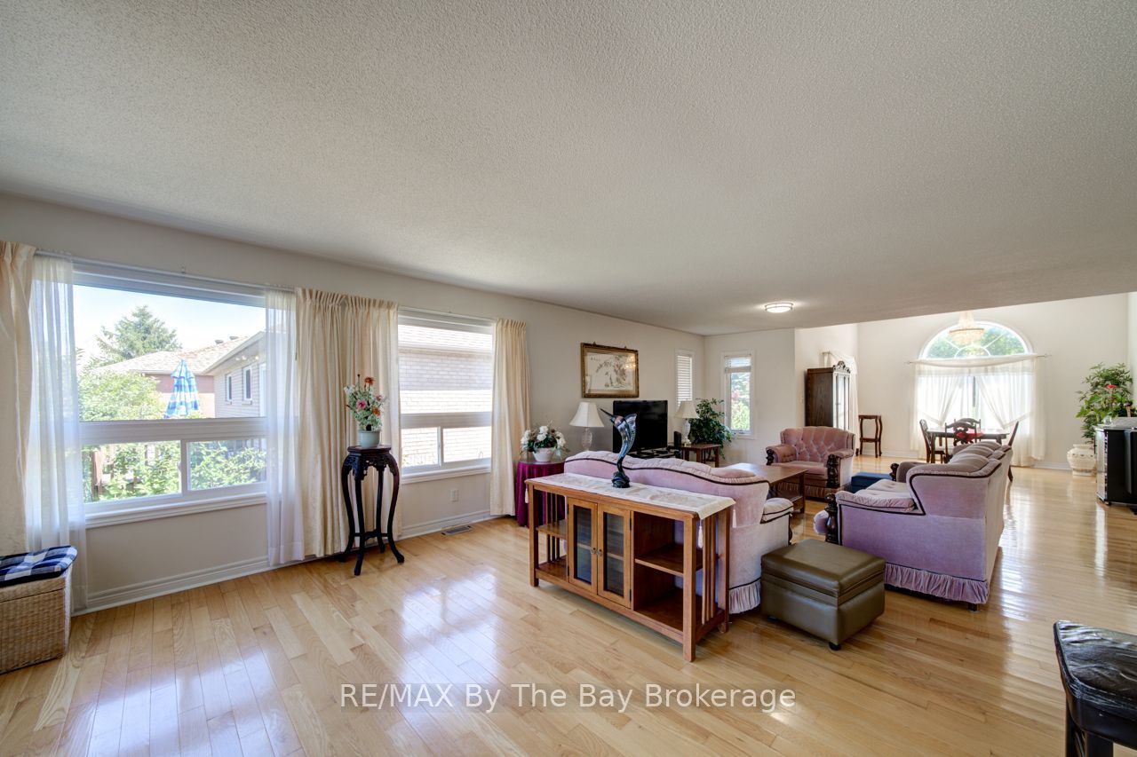 420 Ramblewood Drive Property Photo 16
