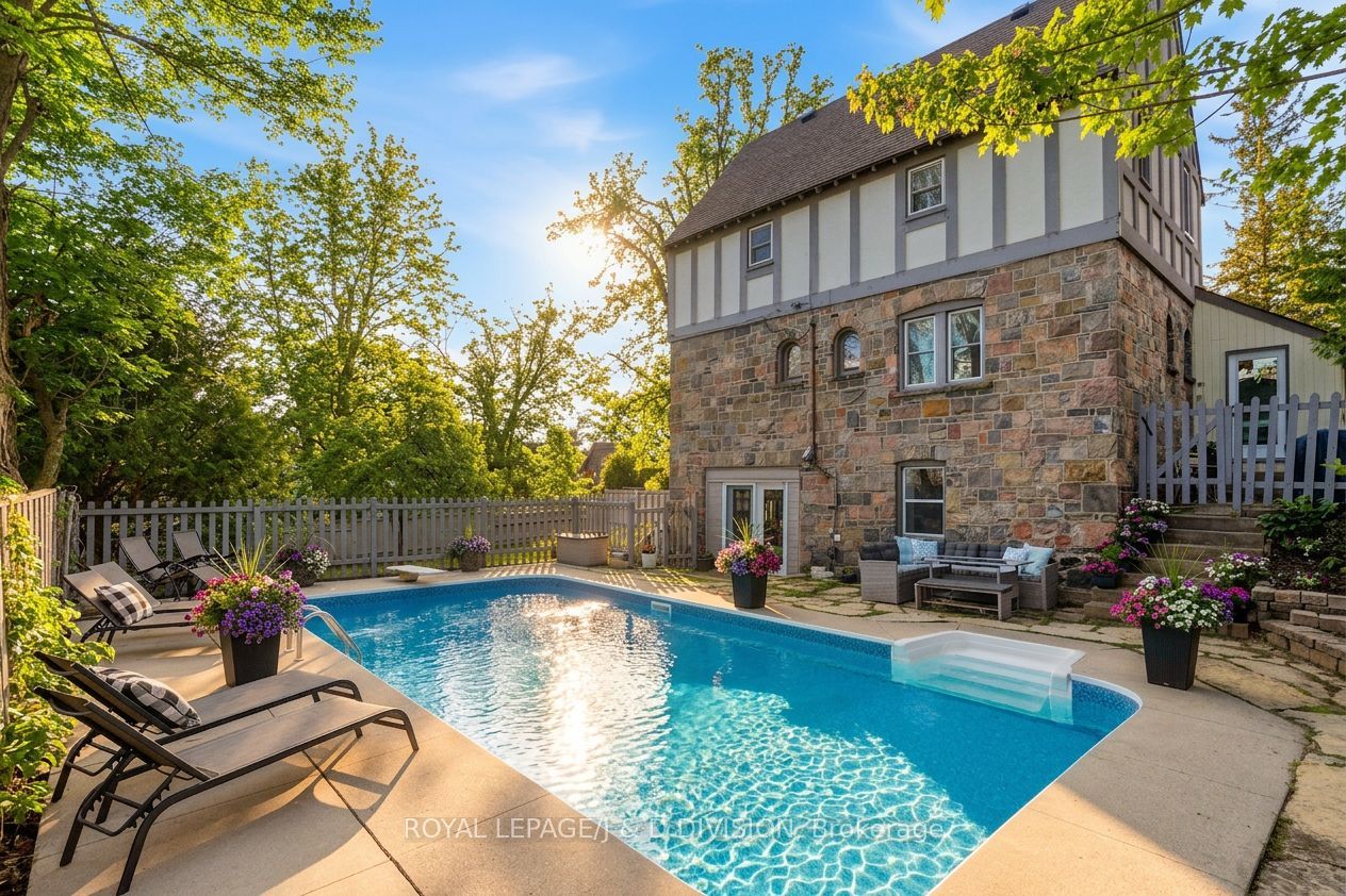 44 Tecumseth Street Property Photo 1