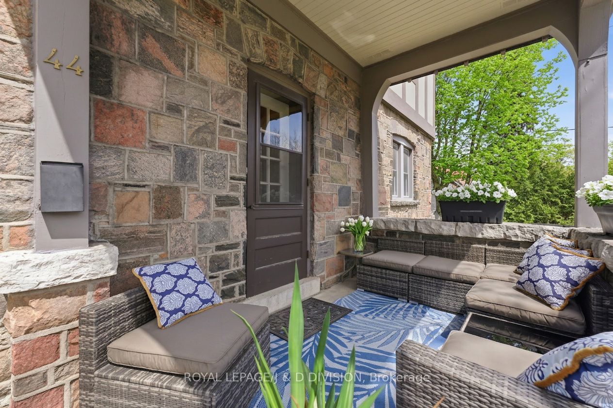44 Tecumseth Street Property Photo 11