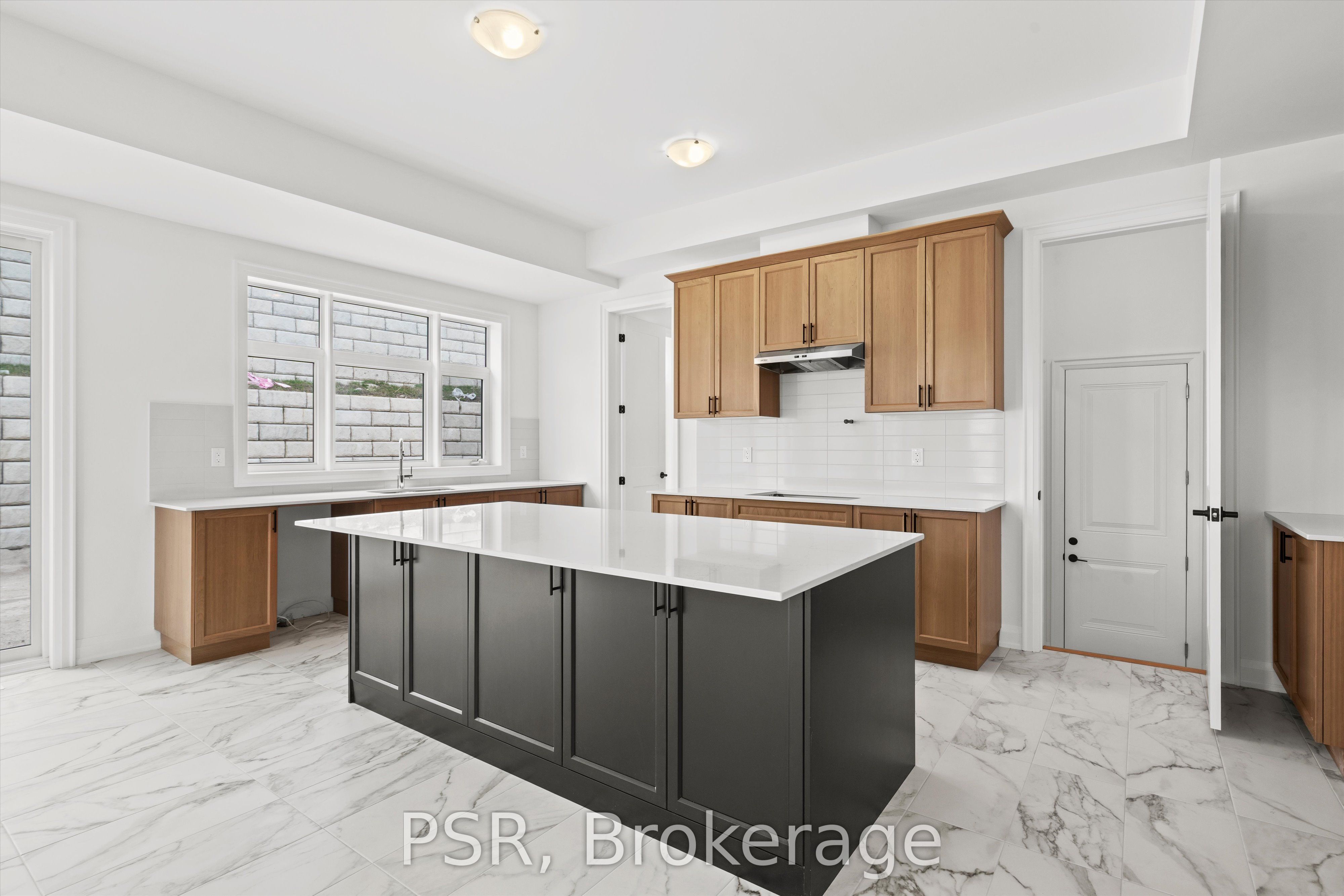 26 Pearsall Place Property Photo 10