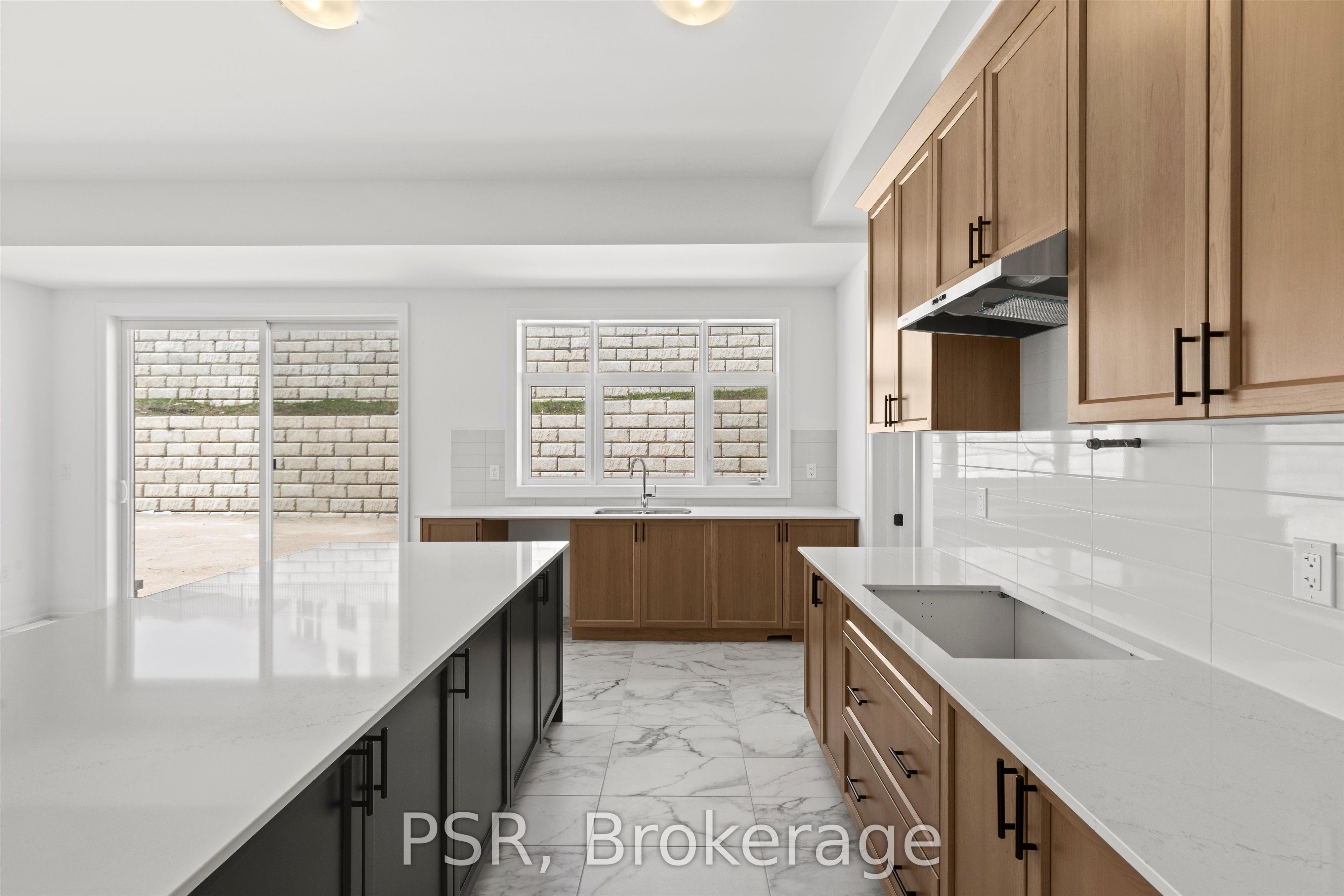 26 Pearsall Place Property Photo 11