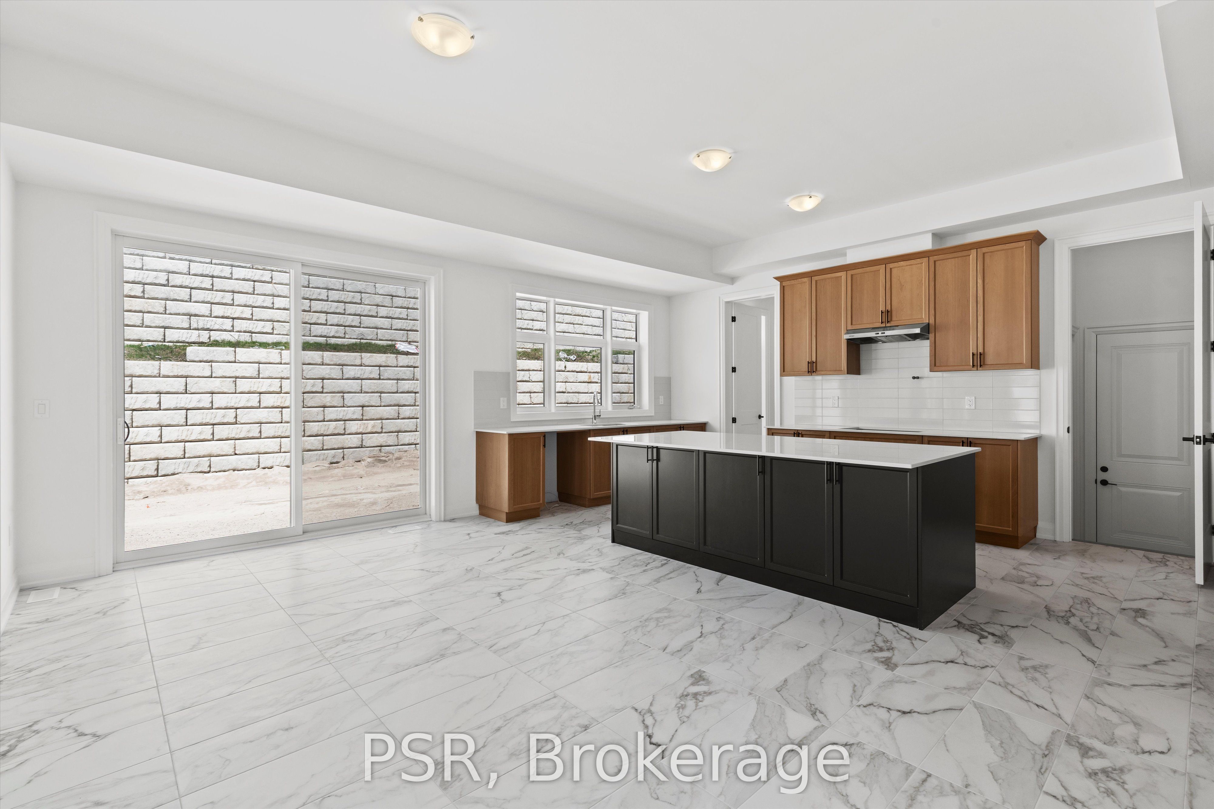 26 Pearsall Place Property Photo 16