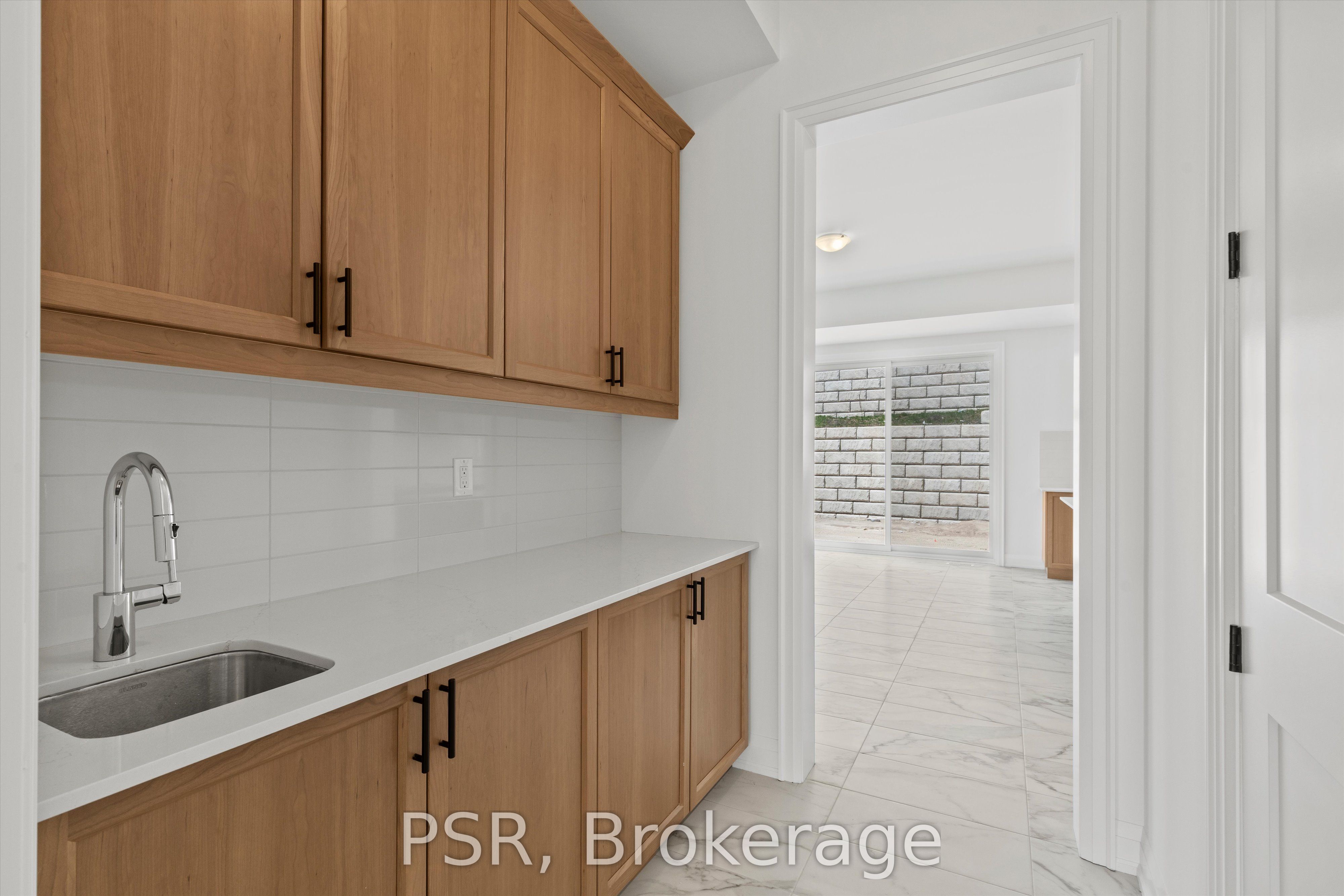 26 Pearsall Place Property Photo 17