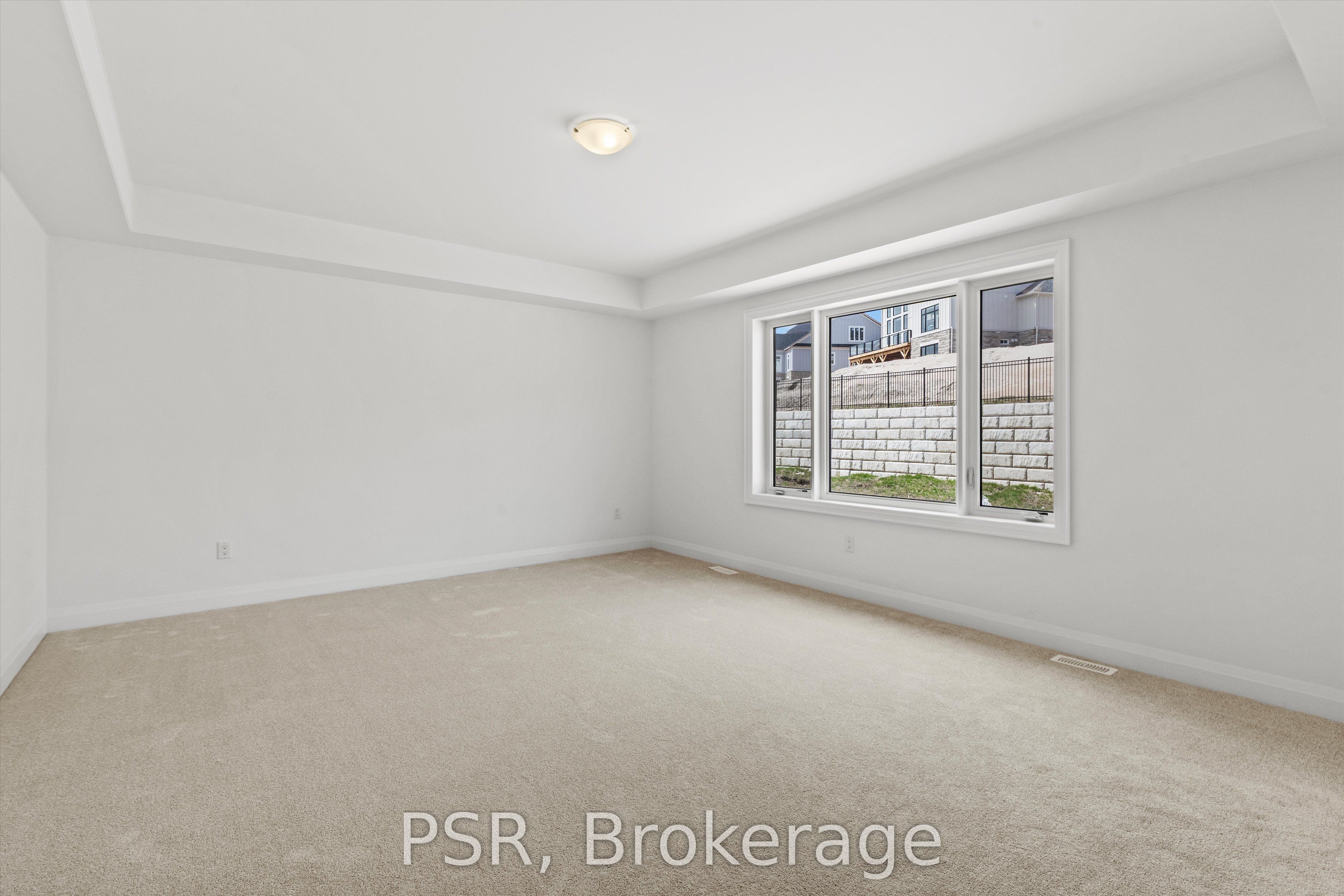 26 Pearsall Place Property Photo 25