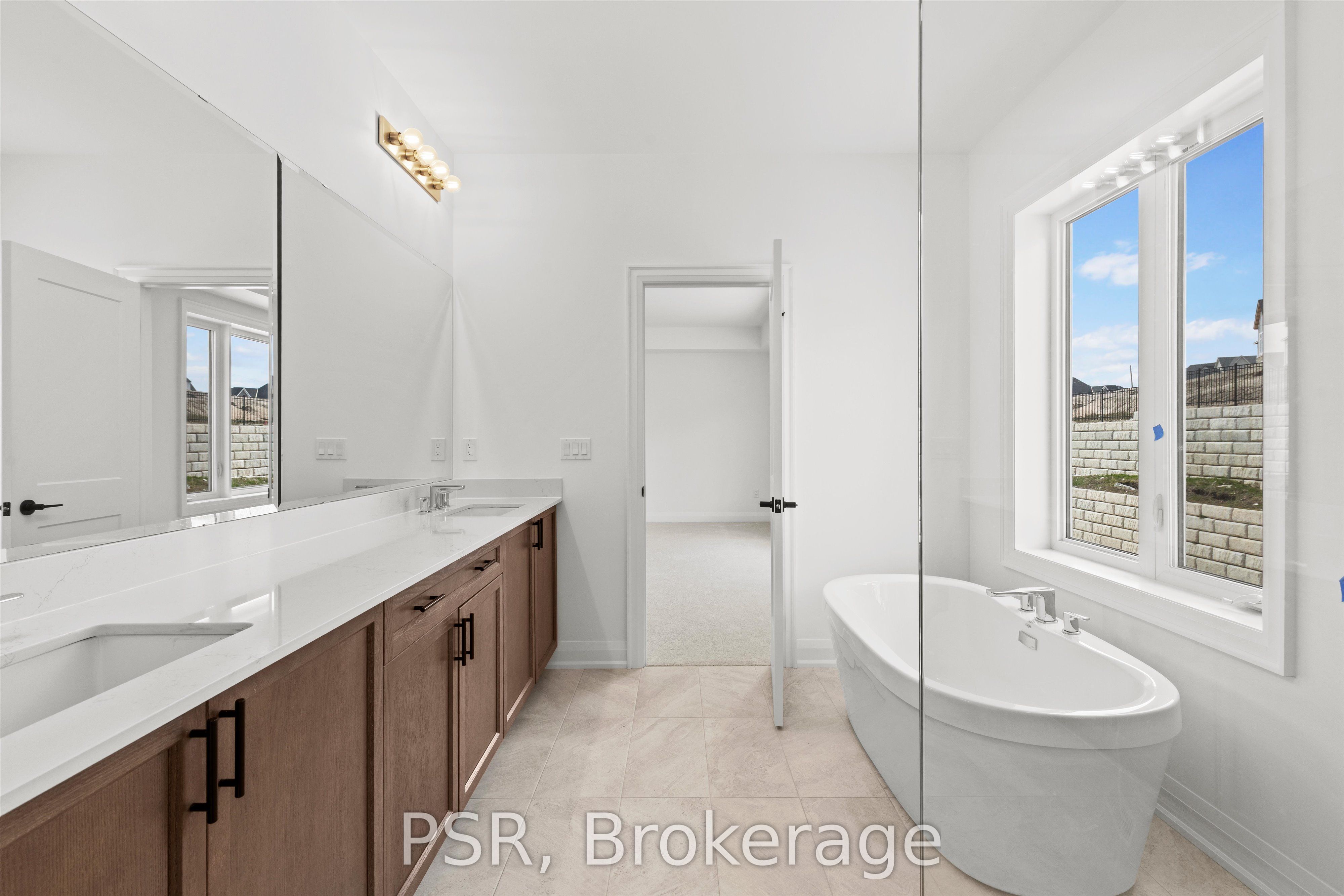 26 Pearsall Place Property Photo 27