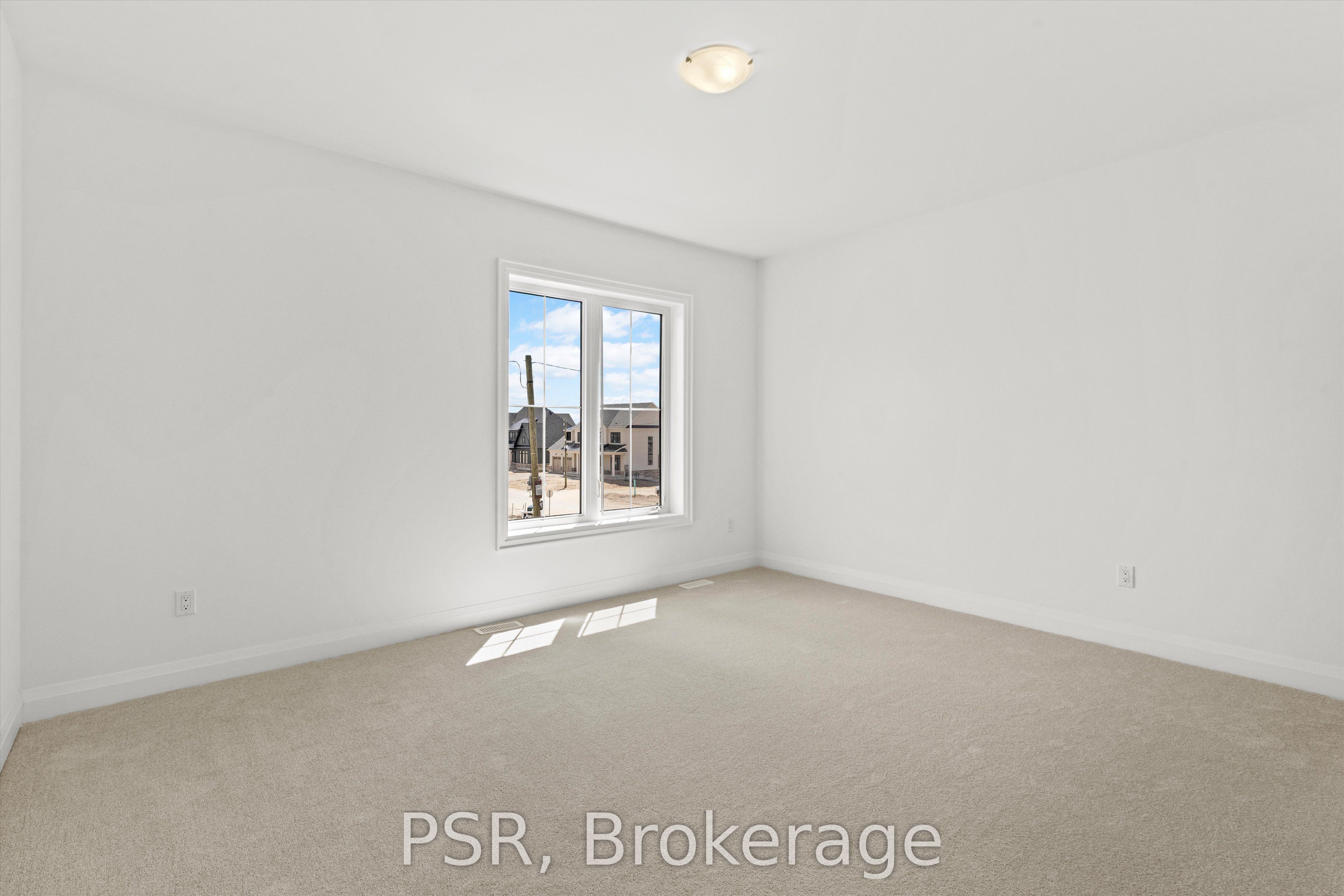26 Pearsall Place Property Photo 28