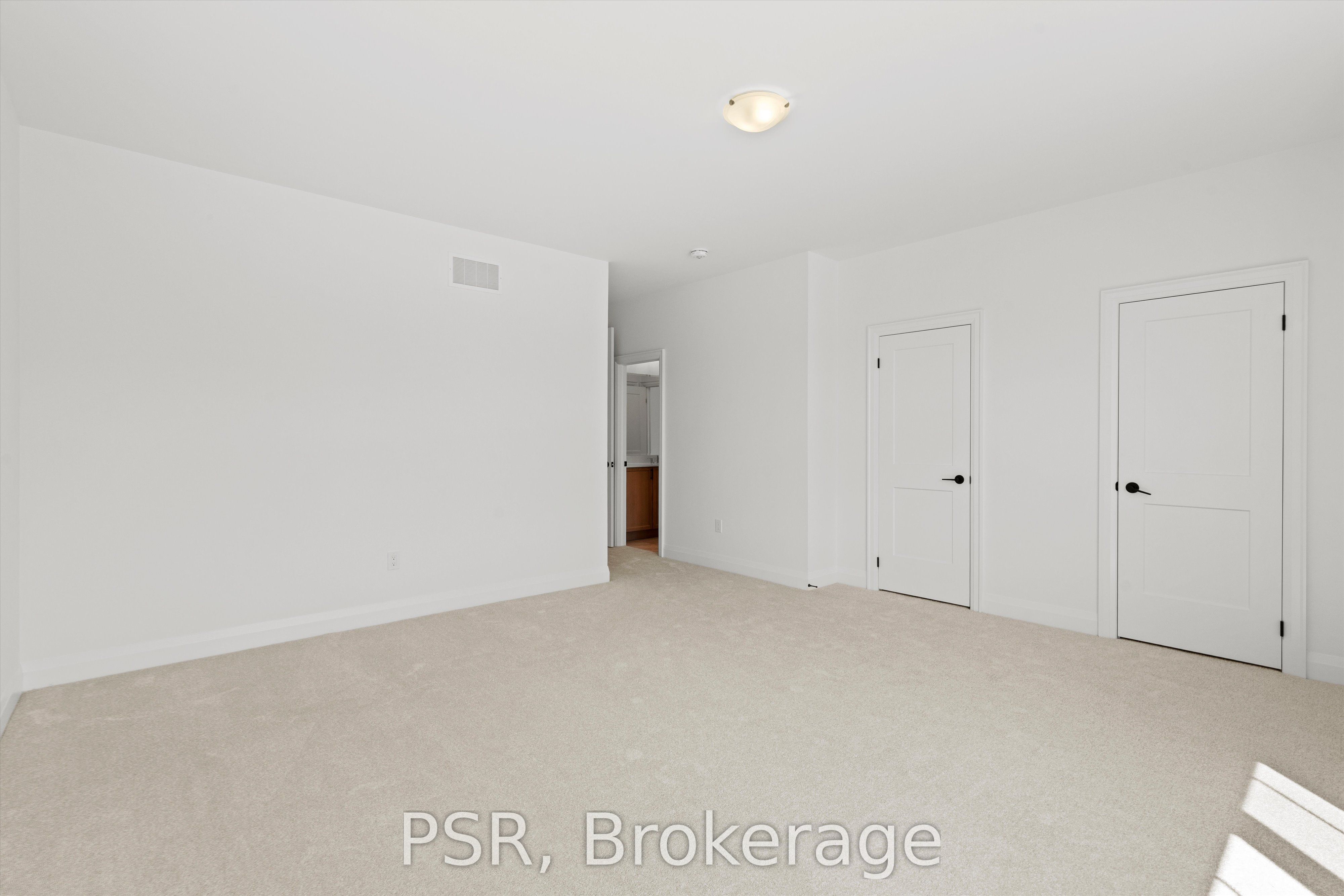 26 Pearsall Place Property Photo 32