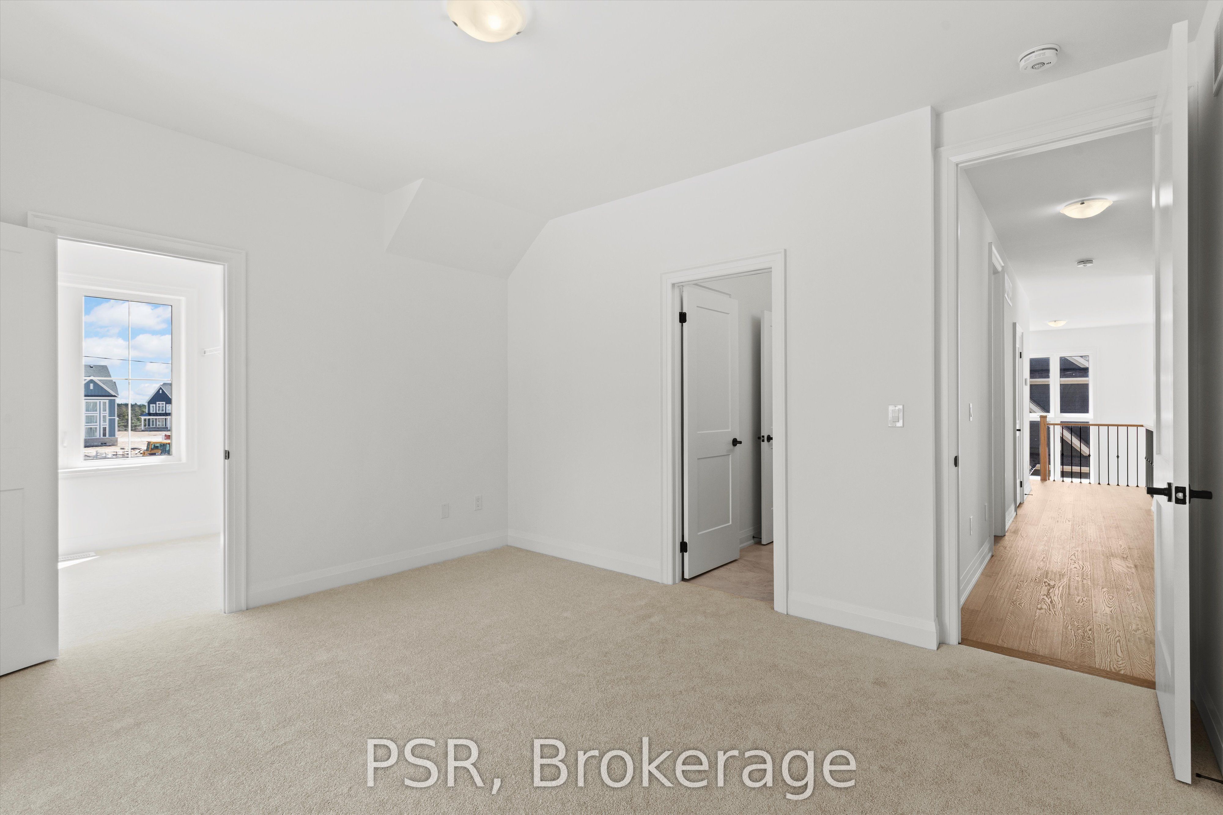 26 Pearsall Place Property Photo 35