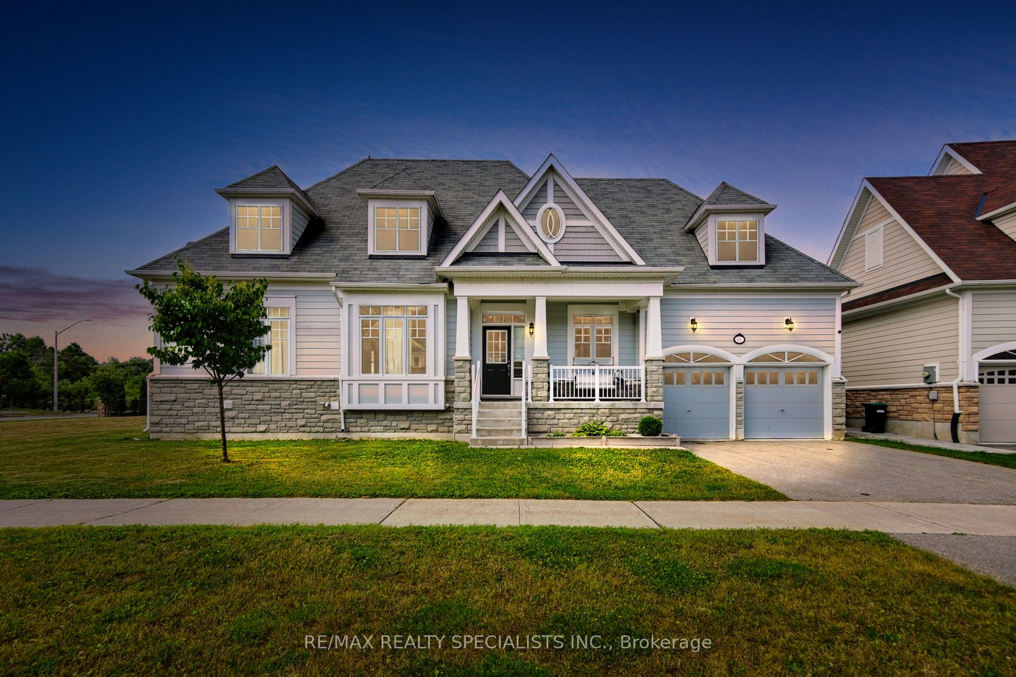 61 Riverwalk Place Property Photo 1