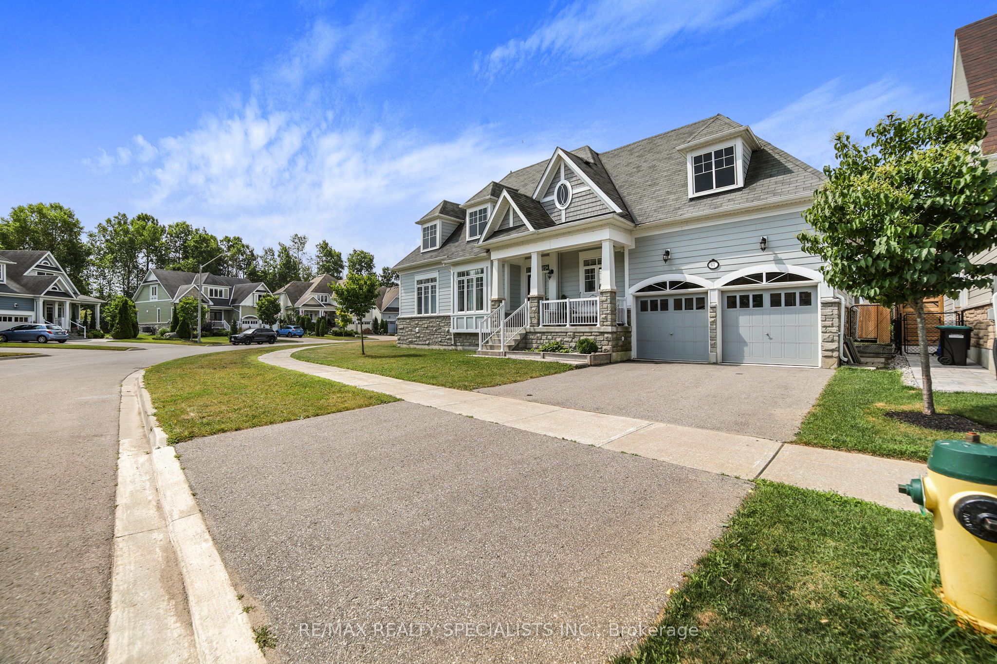61 Riverwalk Place Property Photo 2